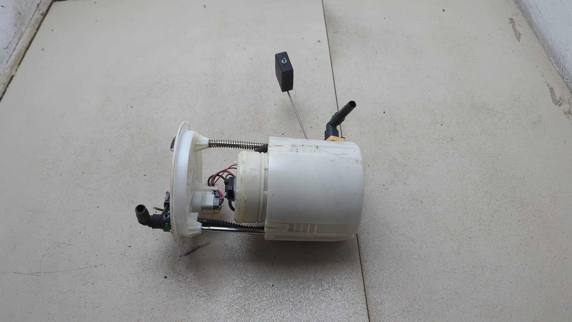 Насос топливный электрический