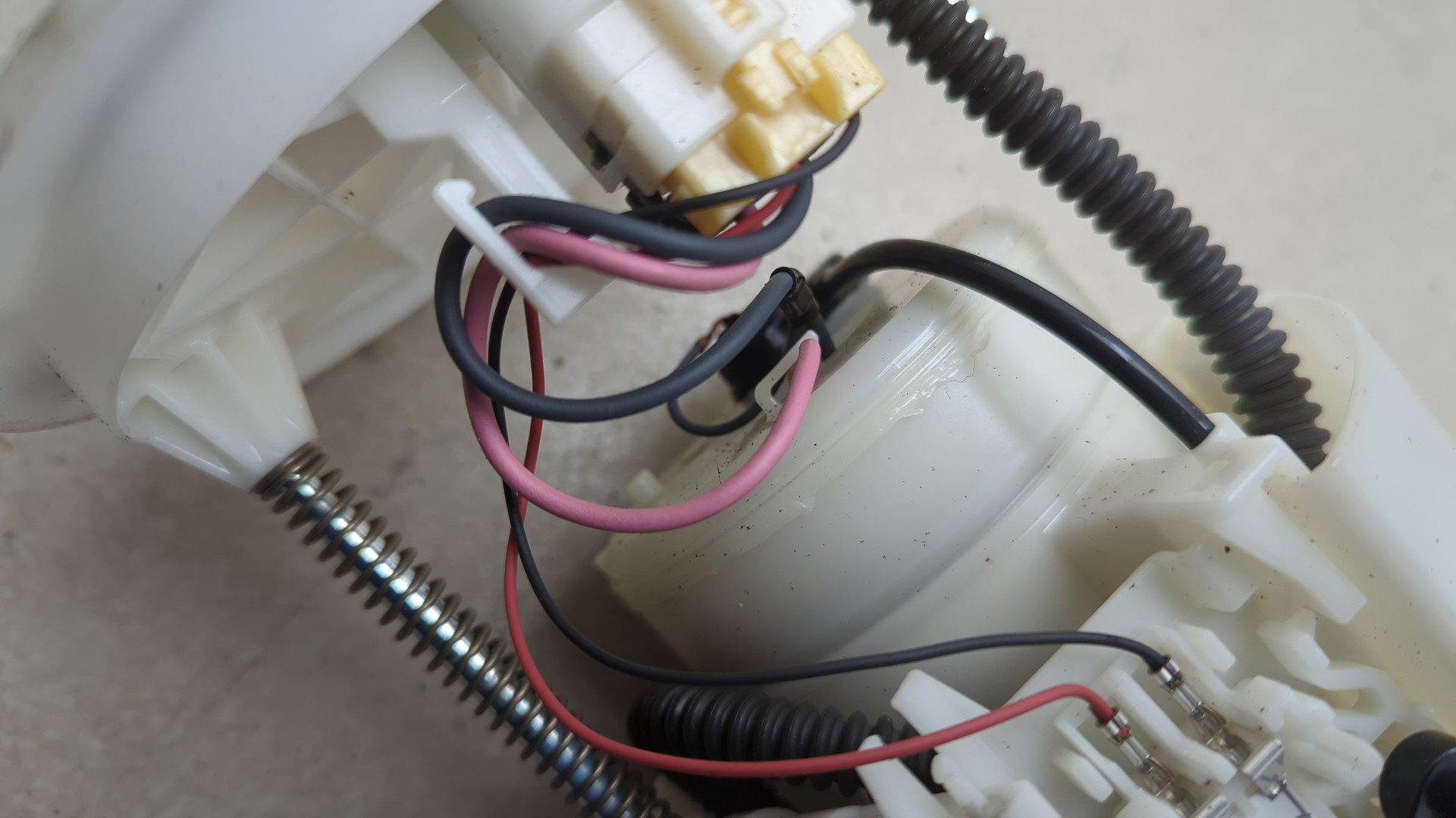 Насос топливный электрический