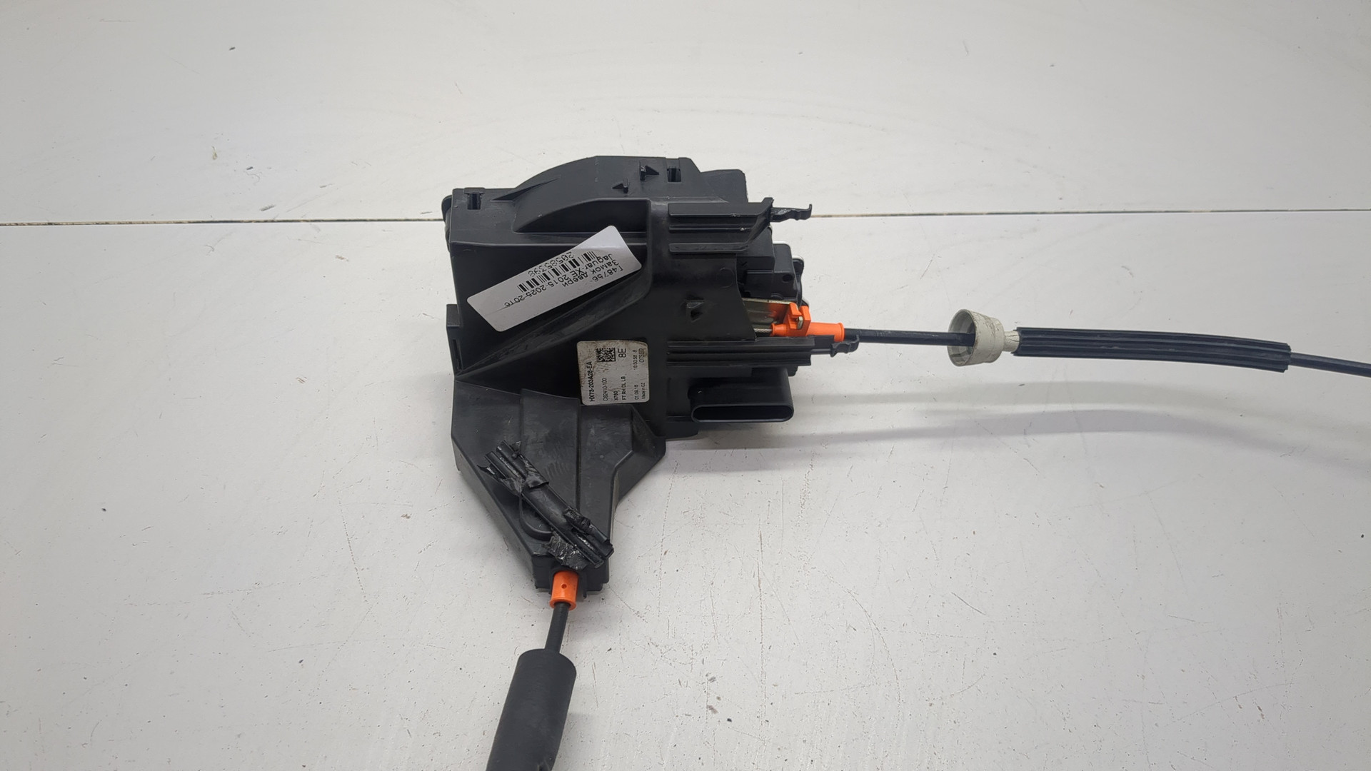 Замок двери передней правой