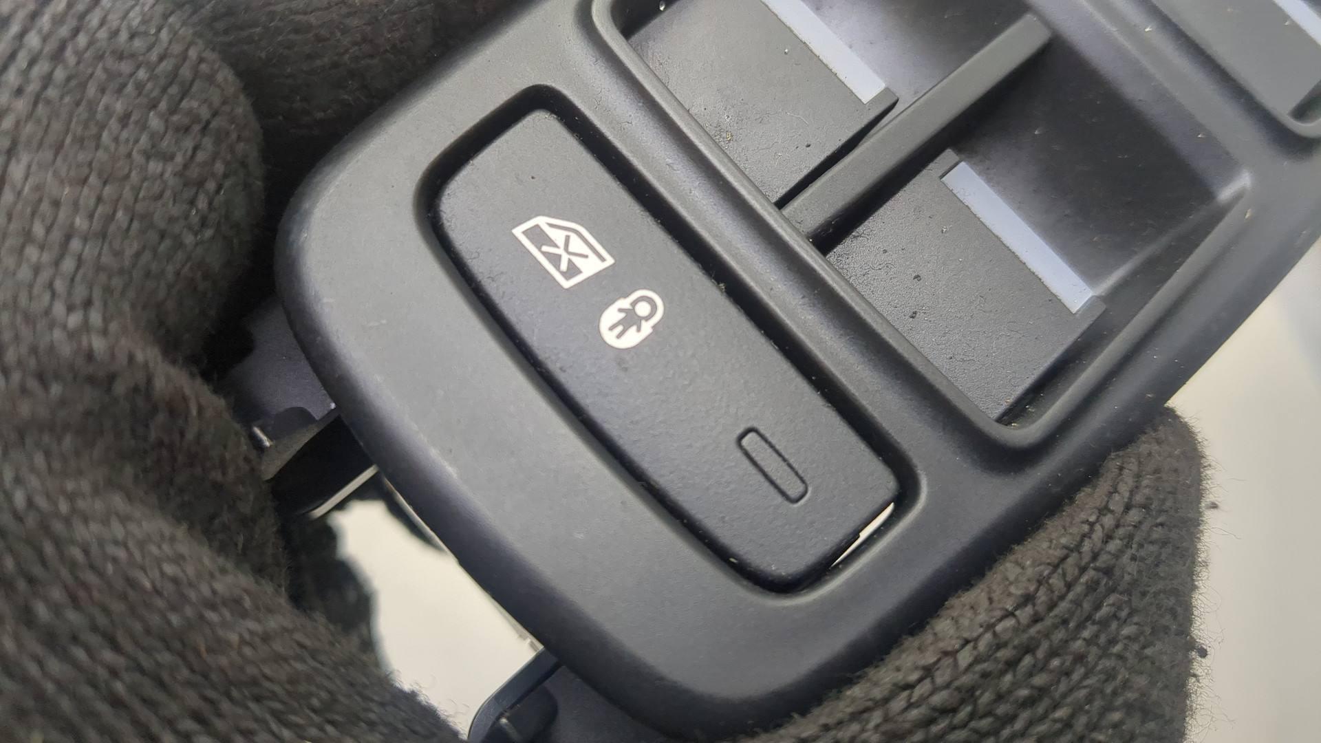 Кнопка стеклоподъемника