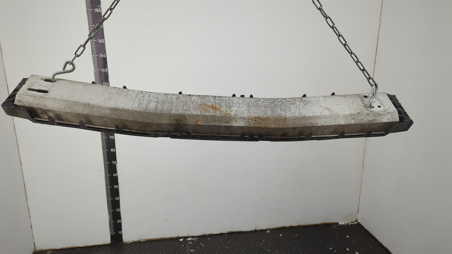 Усилитель заднего бампера