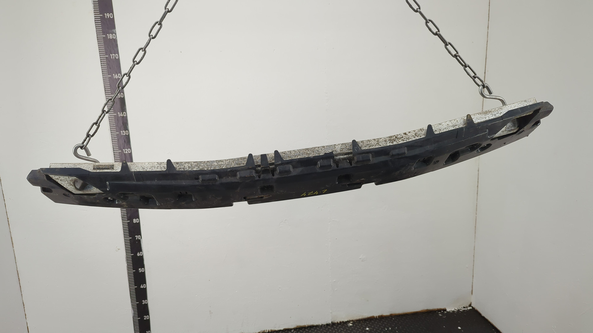 Усилитель заднего бампера