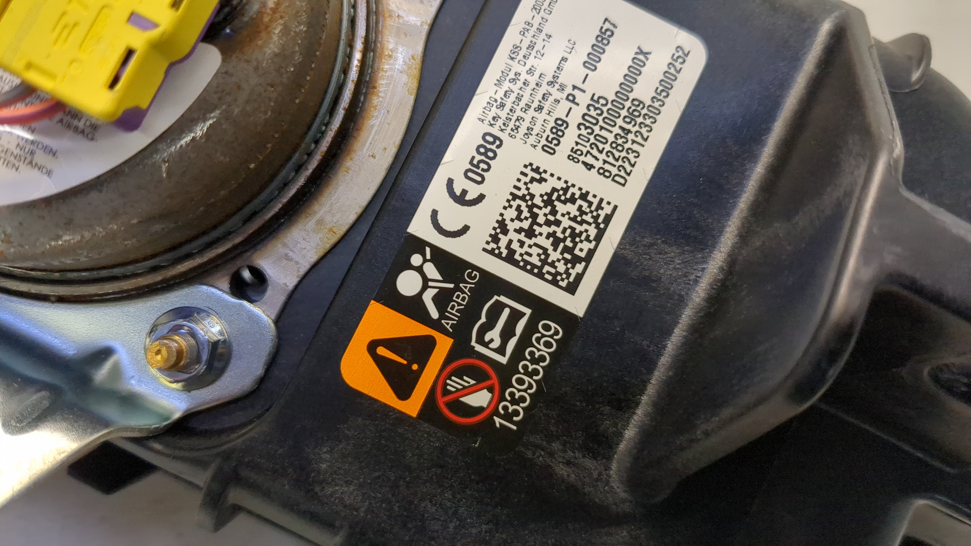 Подушка безопасности пассажирская (в торпедо)