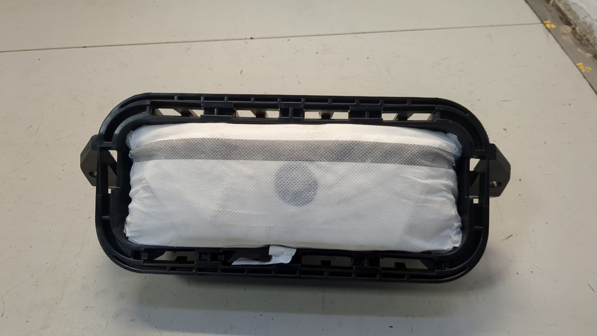 Подушка безопасности пассажирская (в торпедо)