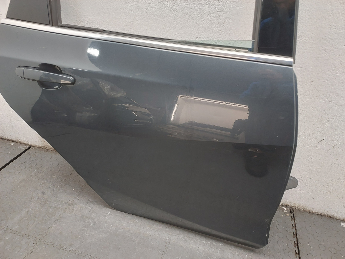 Дверь задняя правая