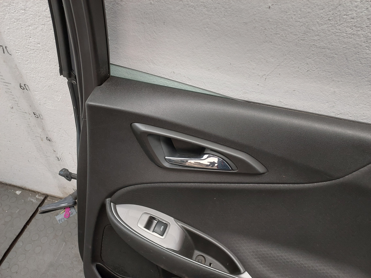 Дверь задняя правая