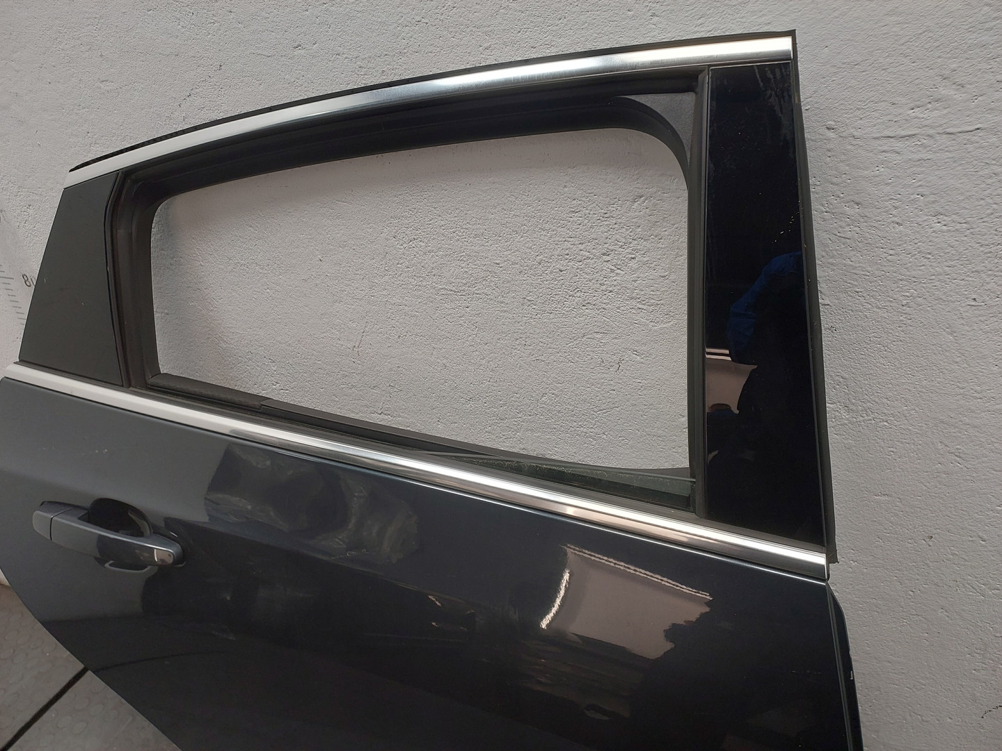 Дверь задняя правая