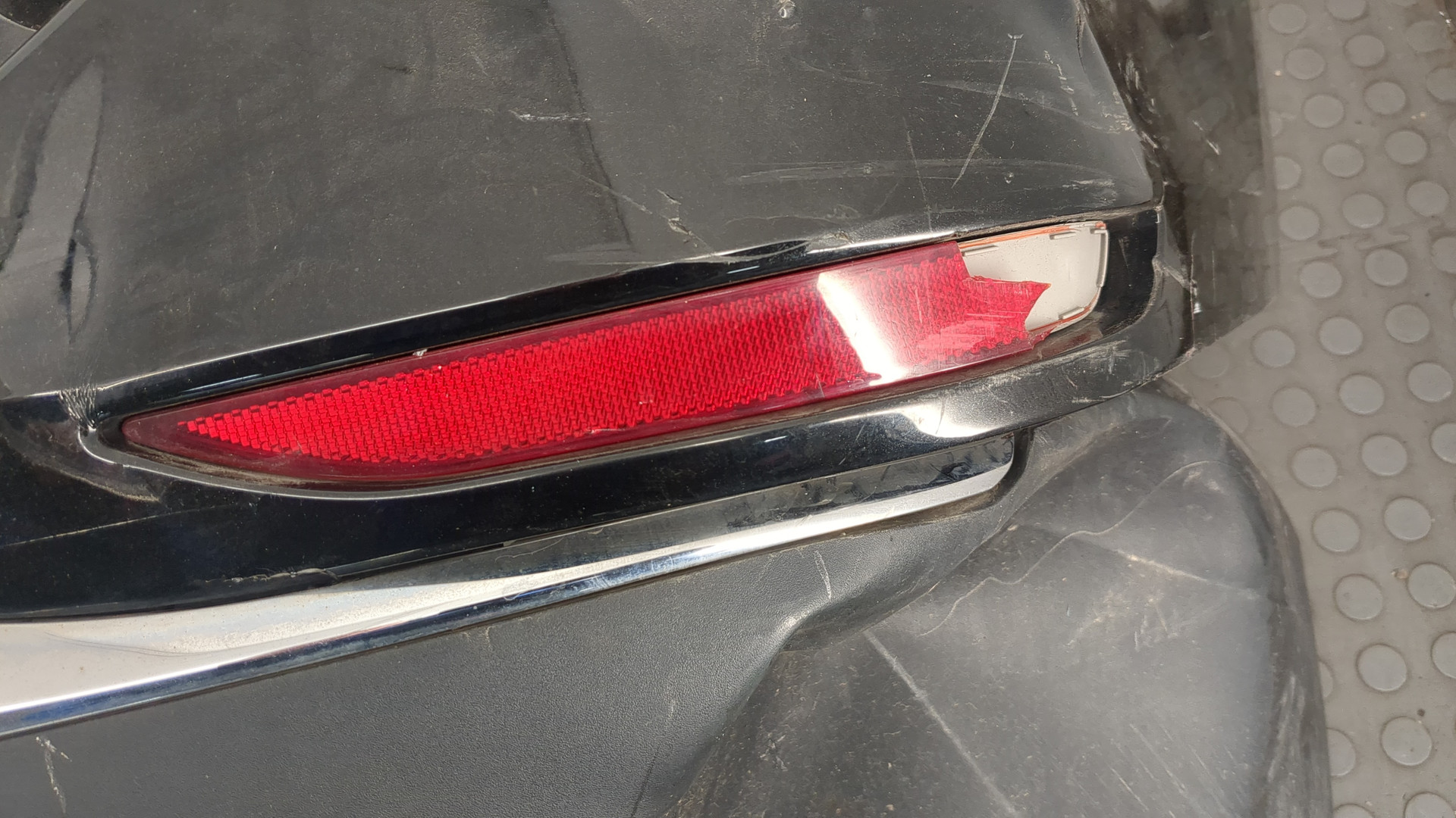 Бампер задний