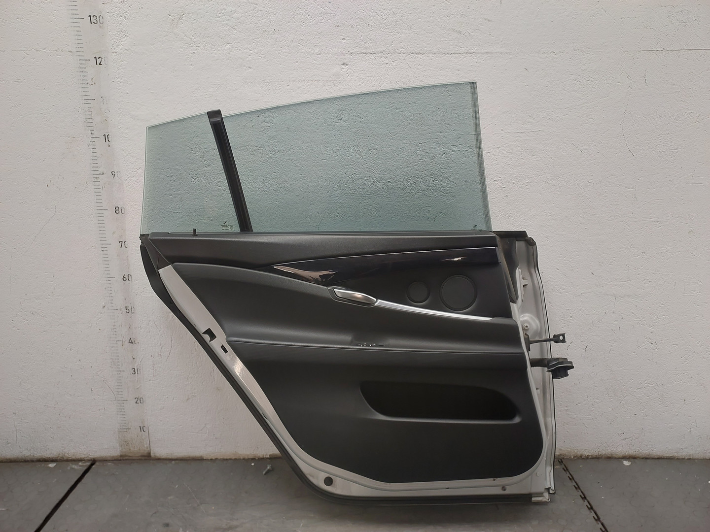 Дверь задняя левая