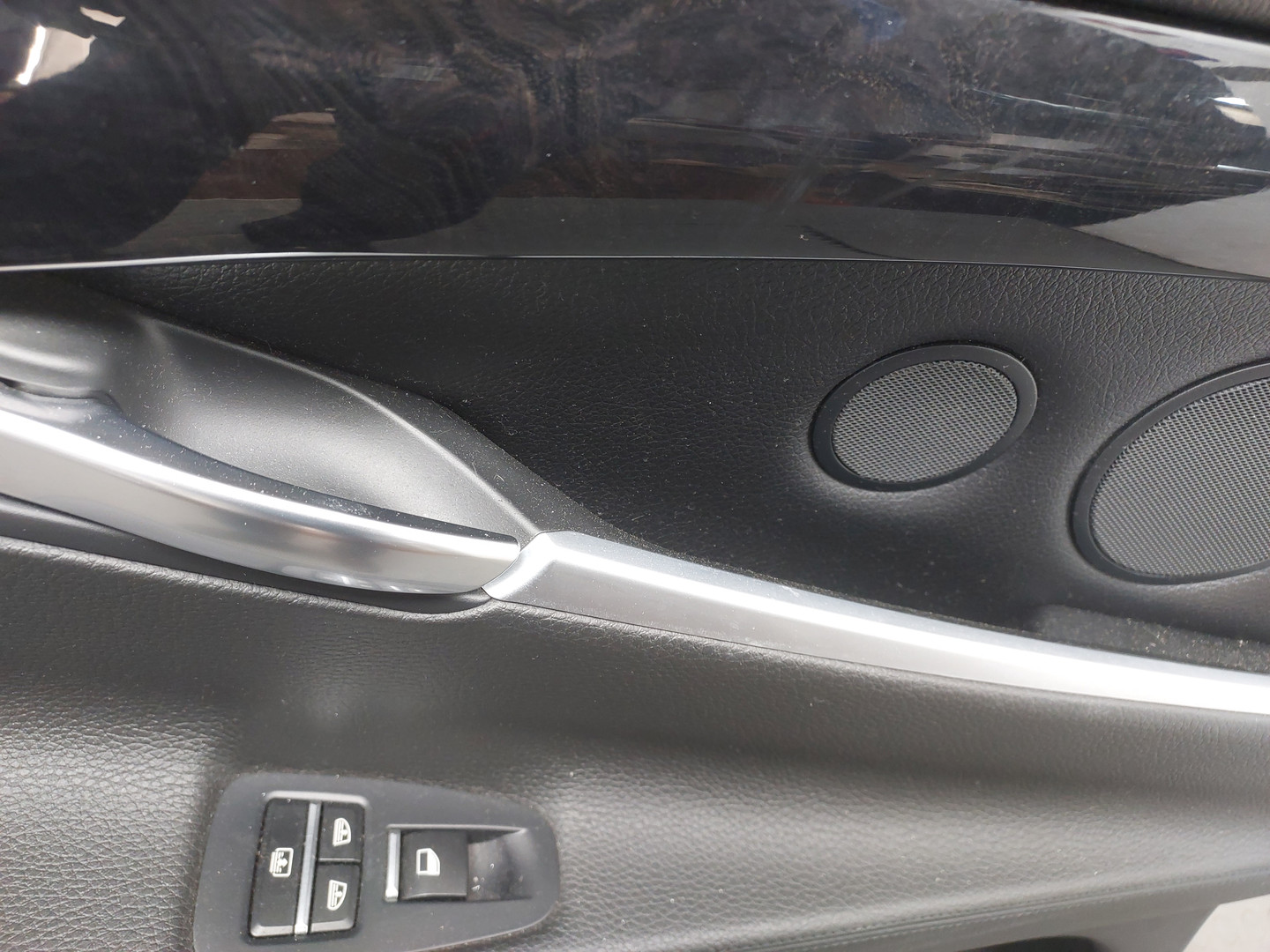 Дверь задняя левая