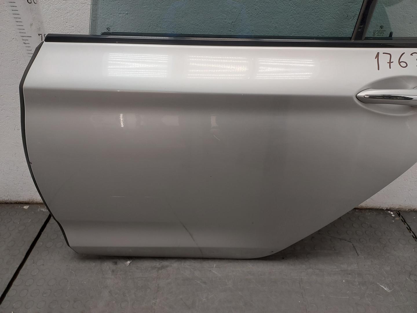 Дверь задняя левая