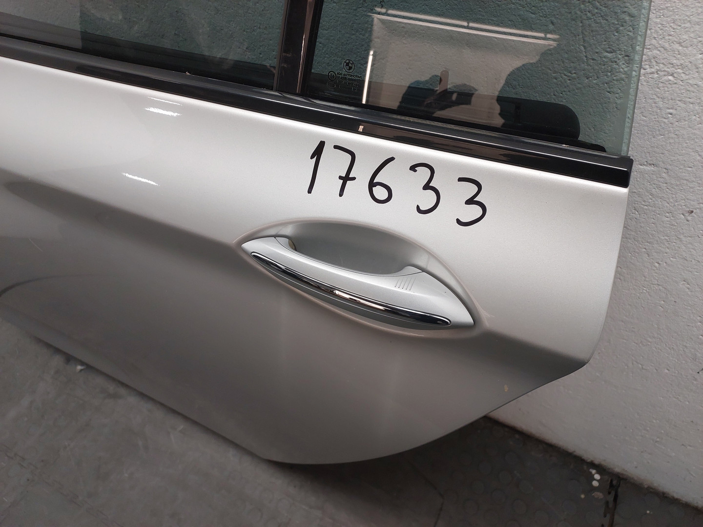 Дверь задняя левая