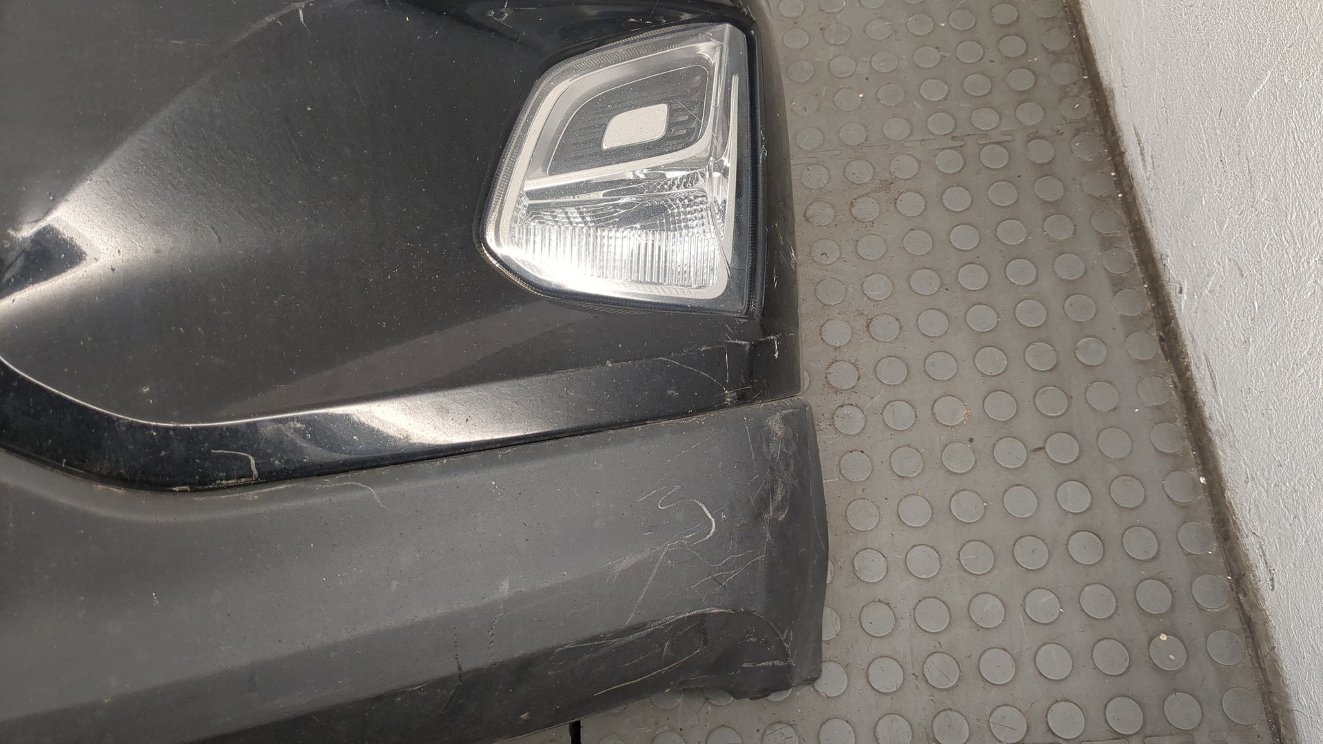 Бампер передний