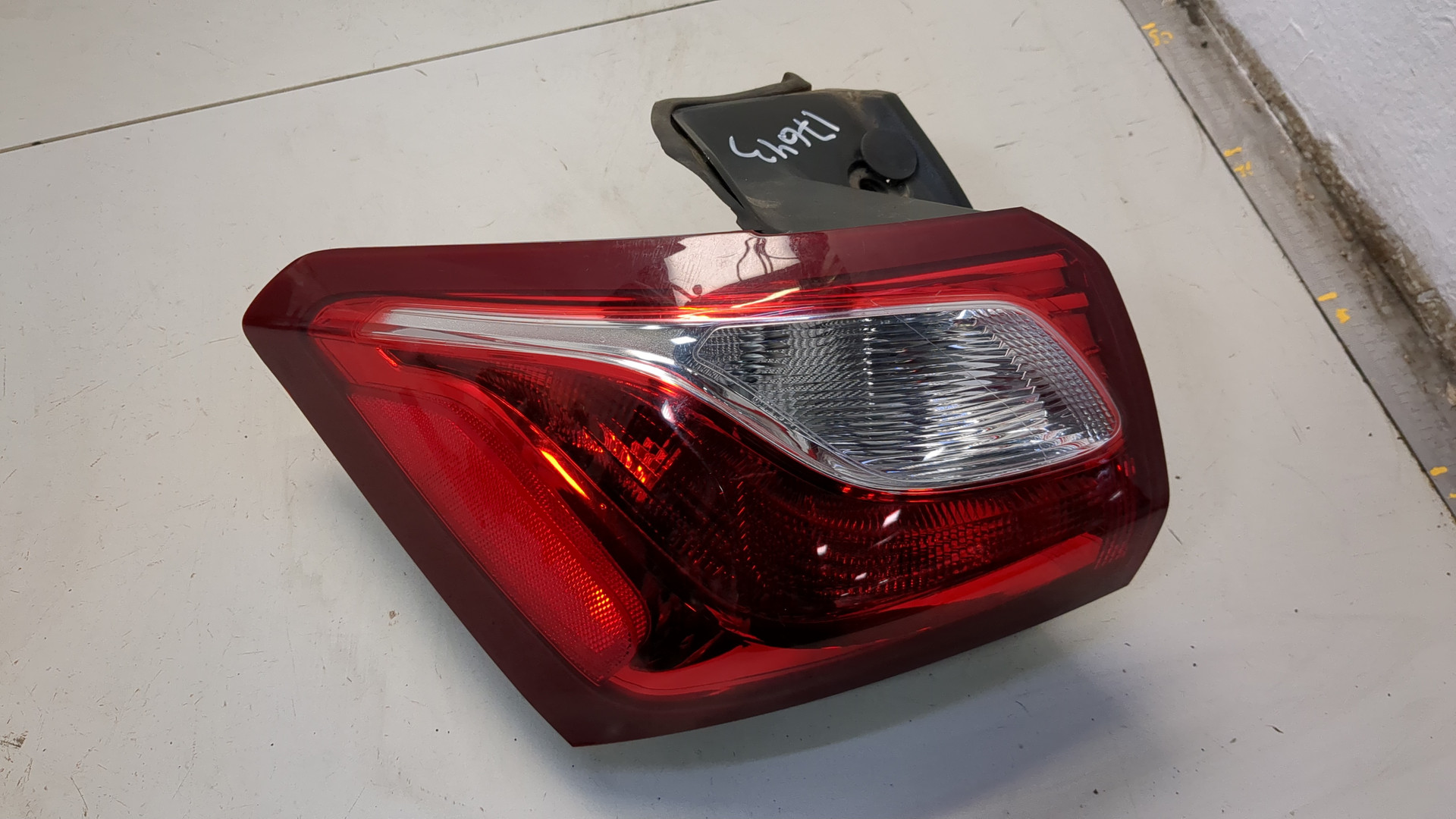 Фонарь задний левый