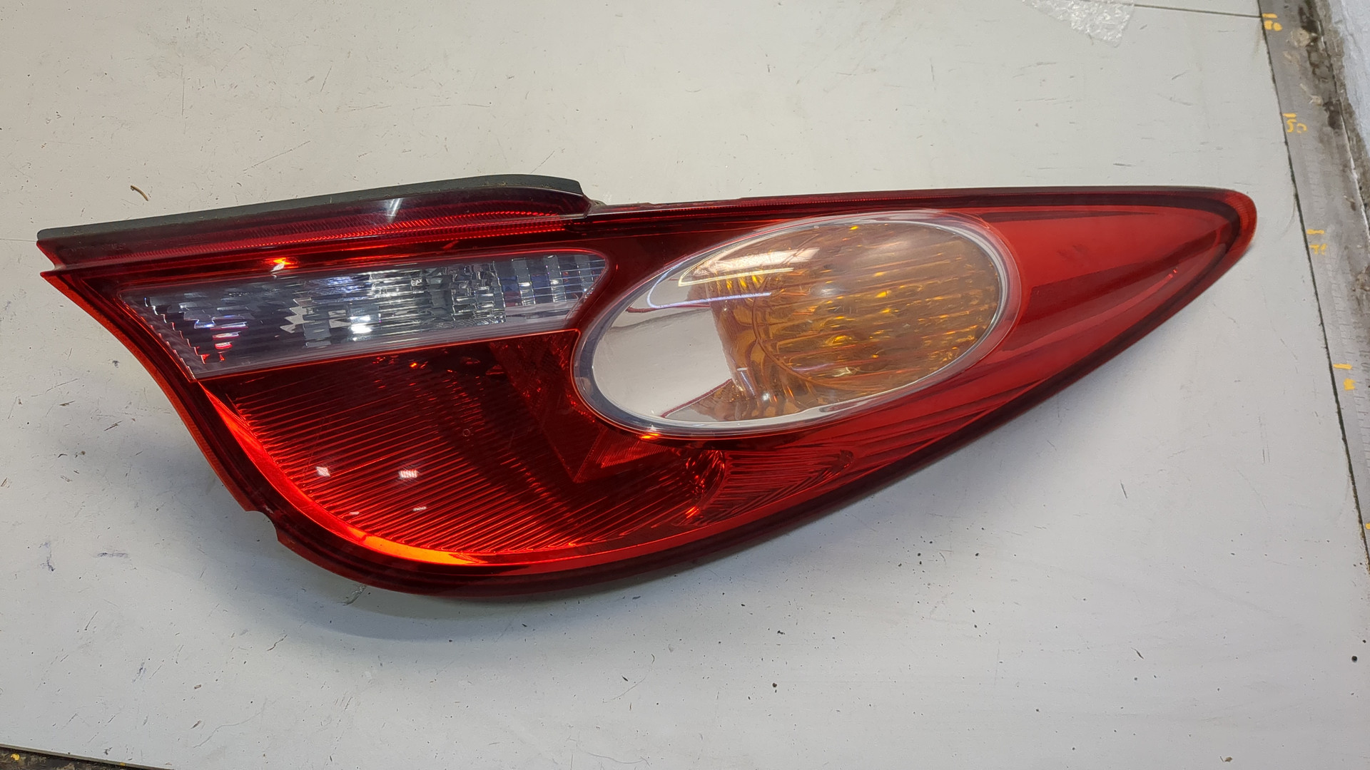 Фонарь задний правый