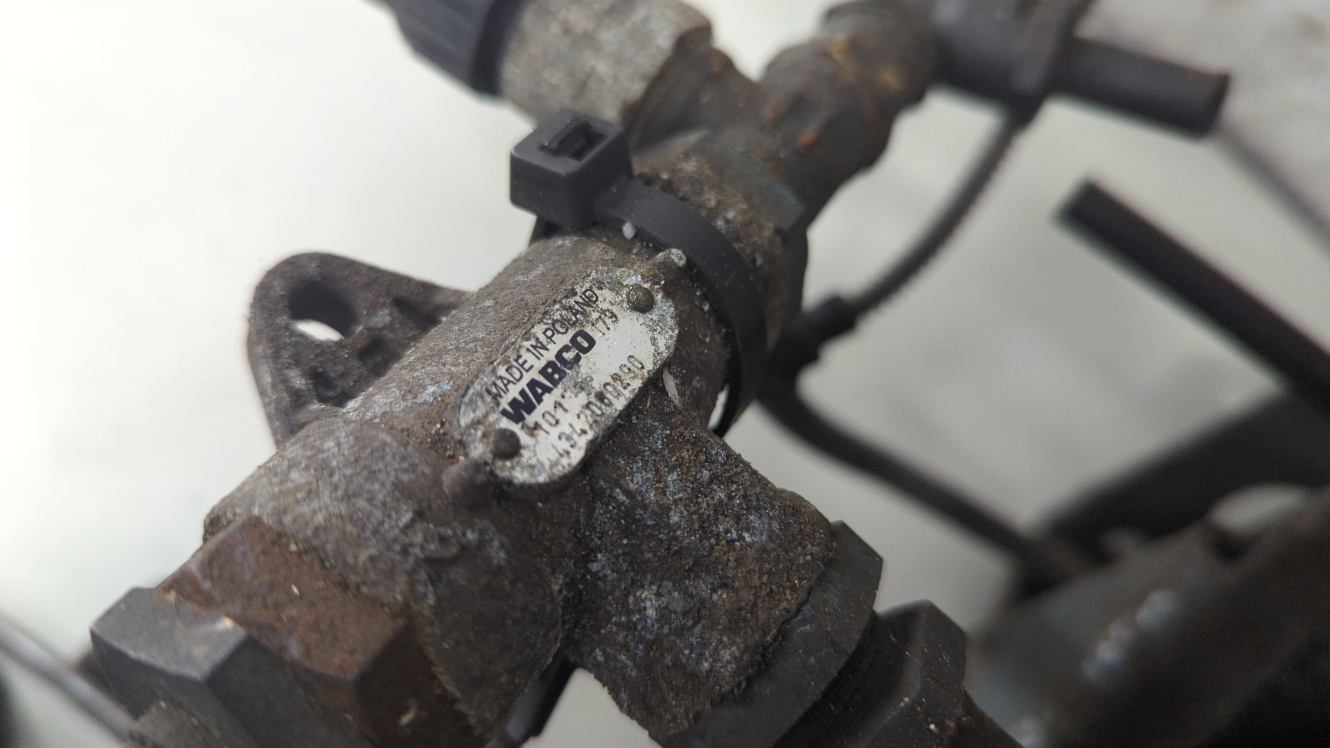 Цилиндр тормозной главный