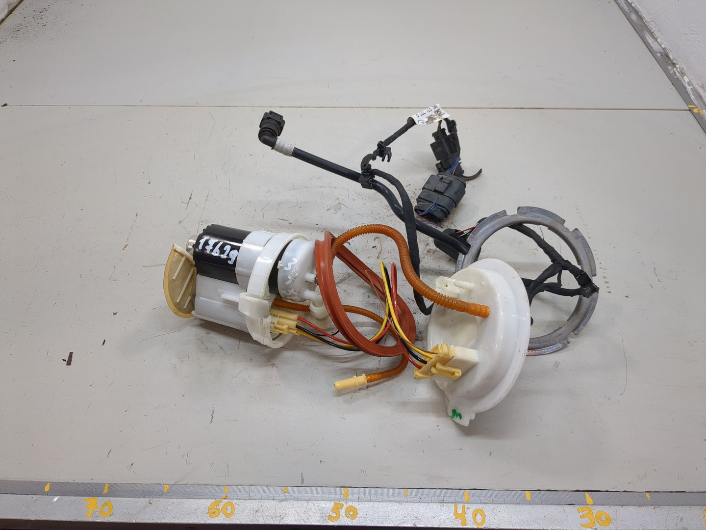 Насос топливный электрический