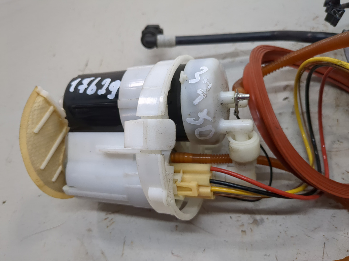 Насос топливный электрический