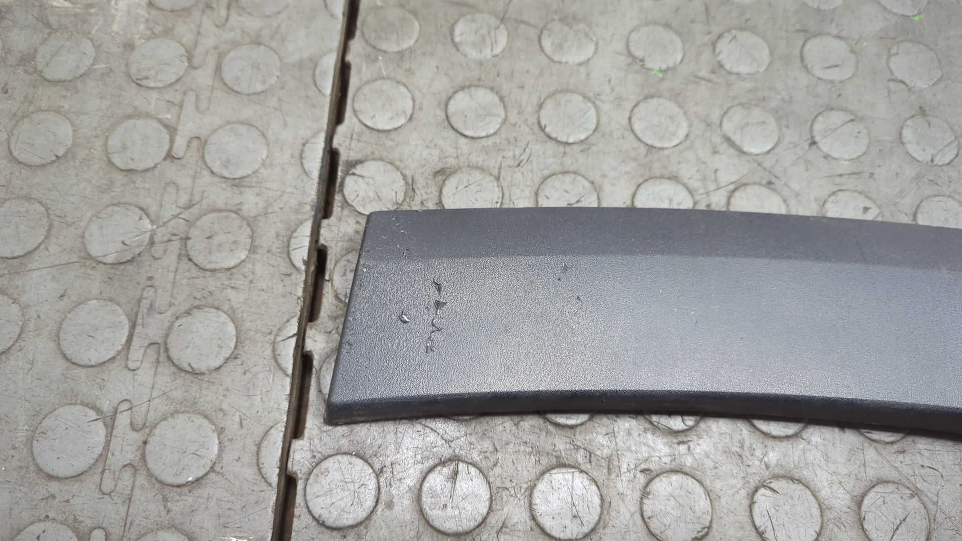 Накладка заднего крыла левого