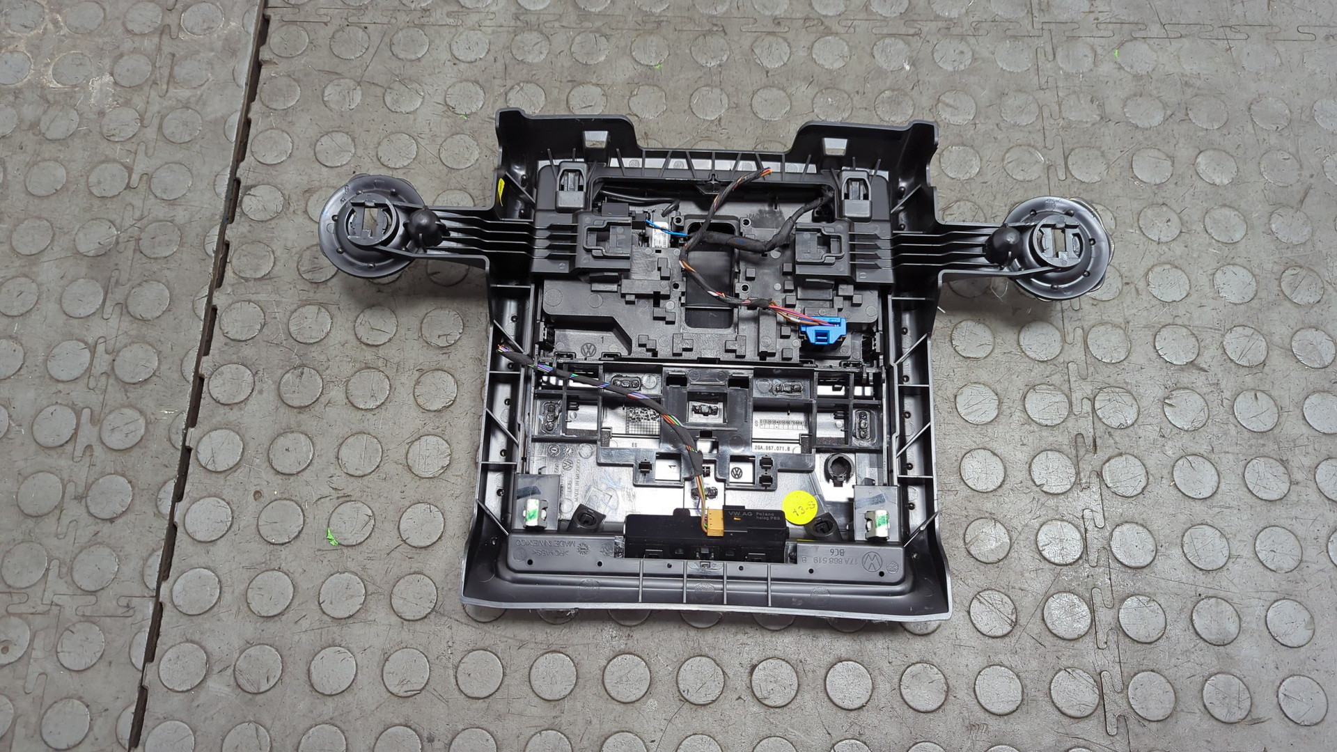 Плафон салонный