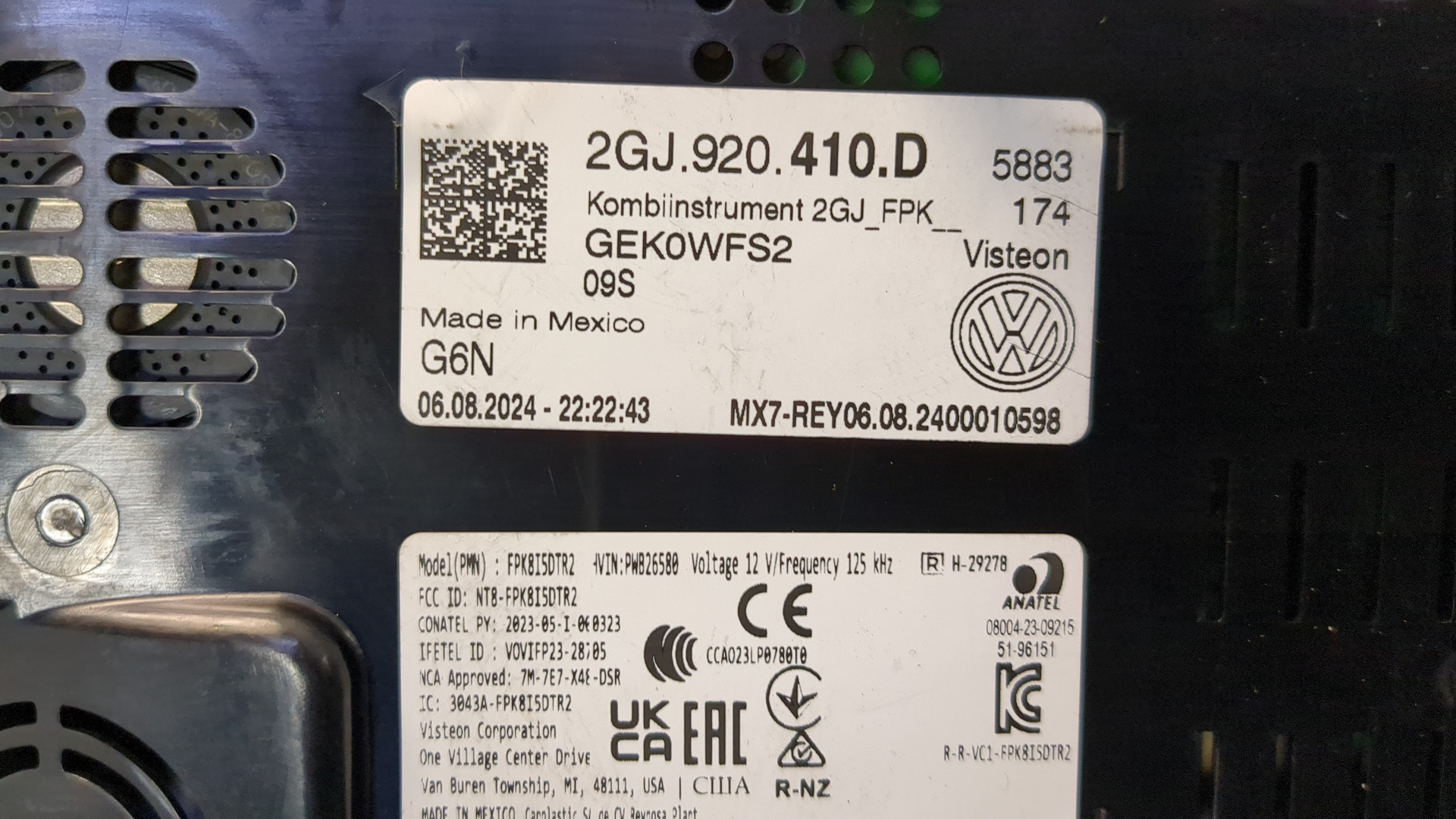 Панель приборов