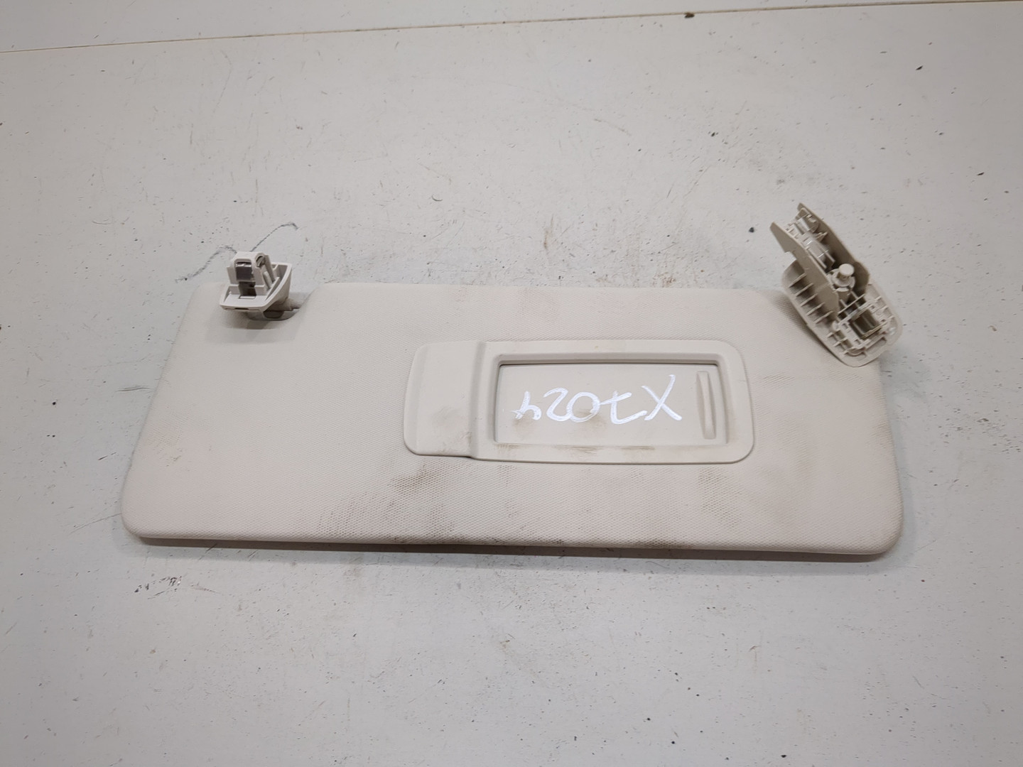 Козырек солнцезащитный