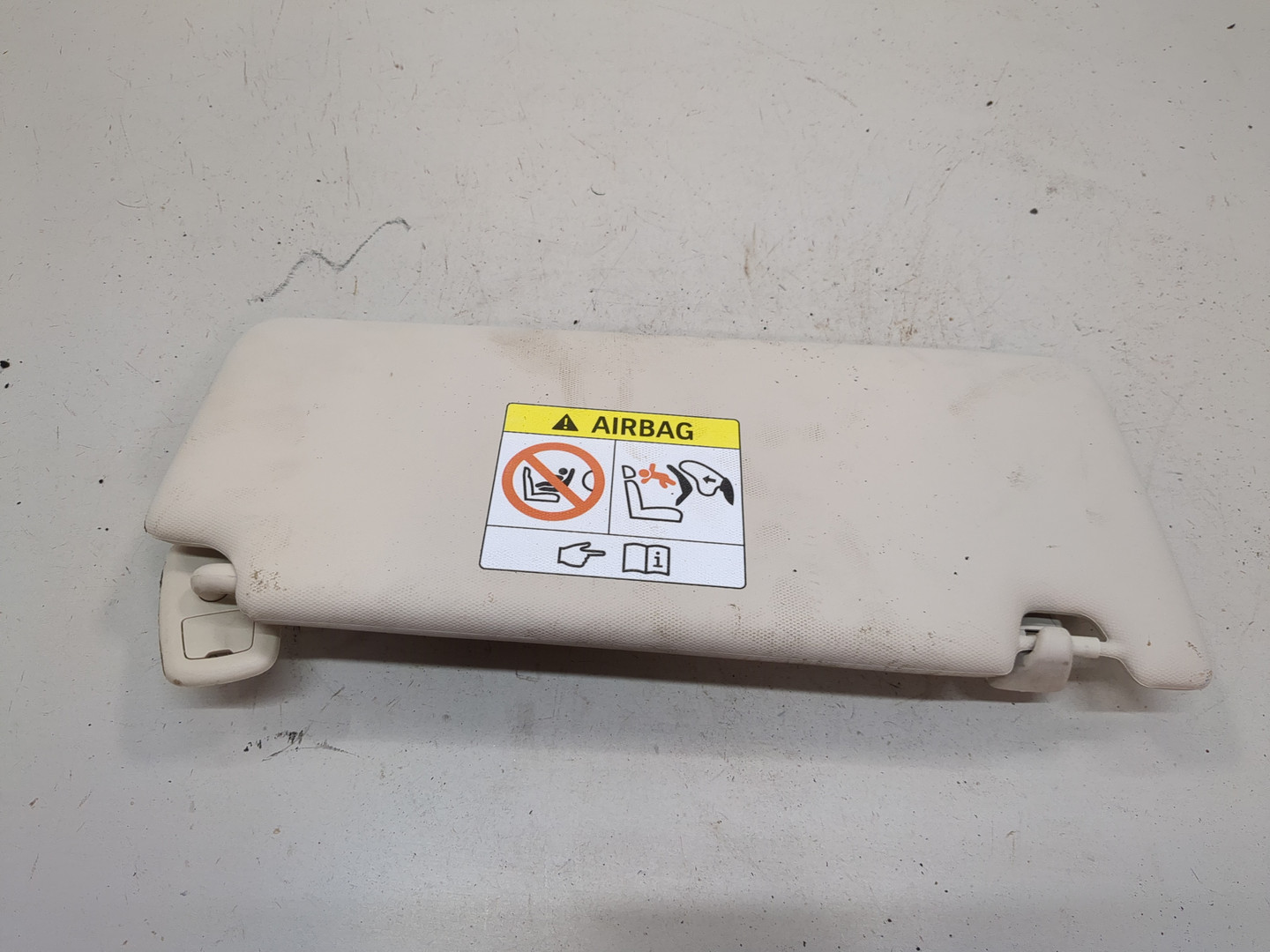 Козырек солнцезащитный