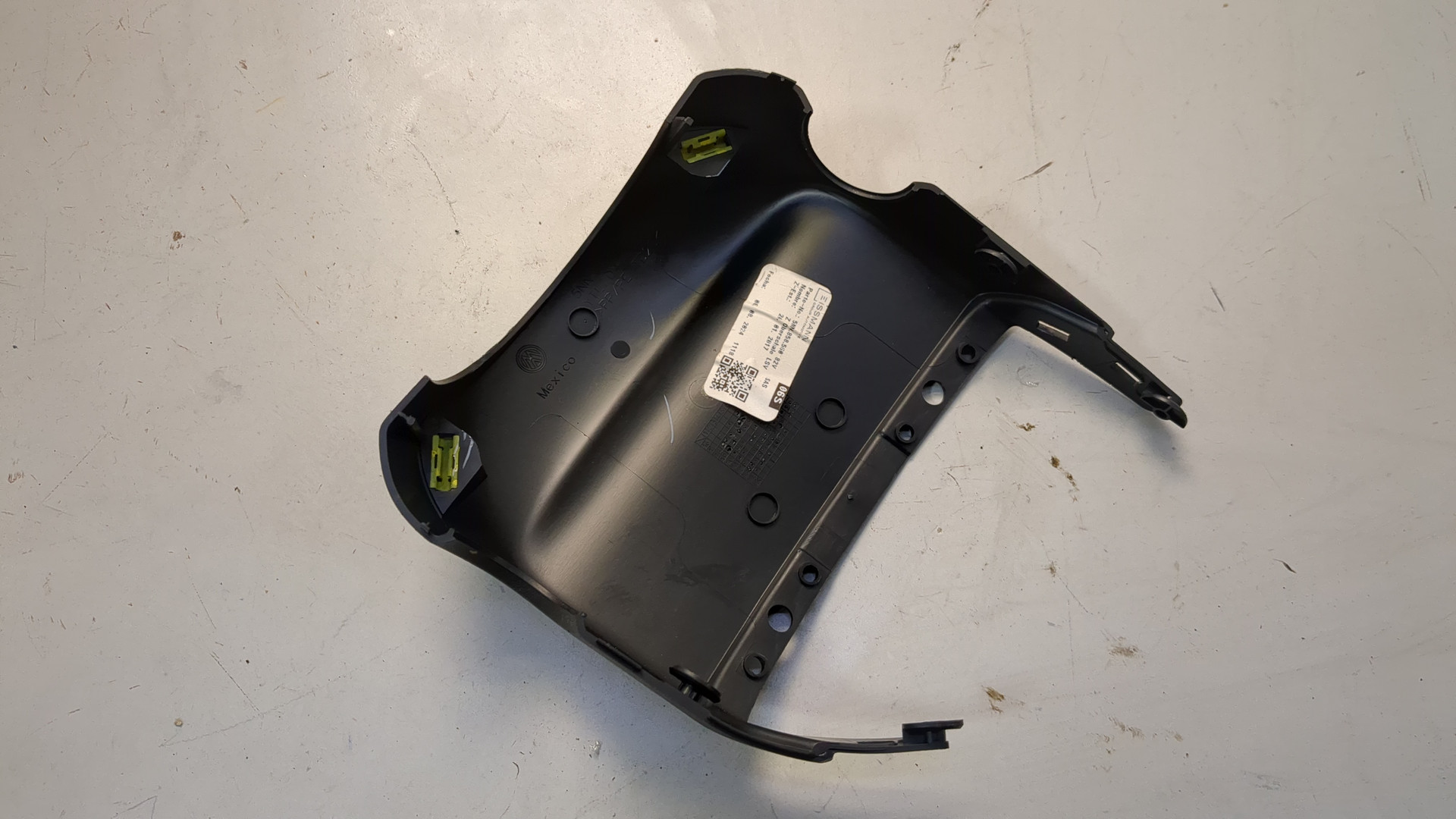 Кожух рулевой колонки