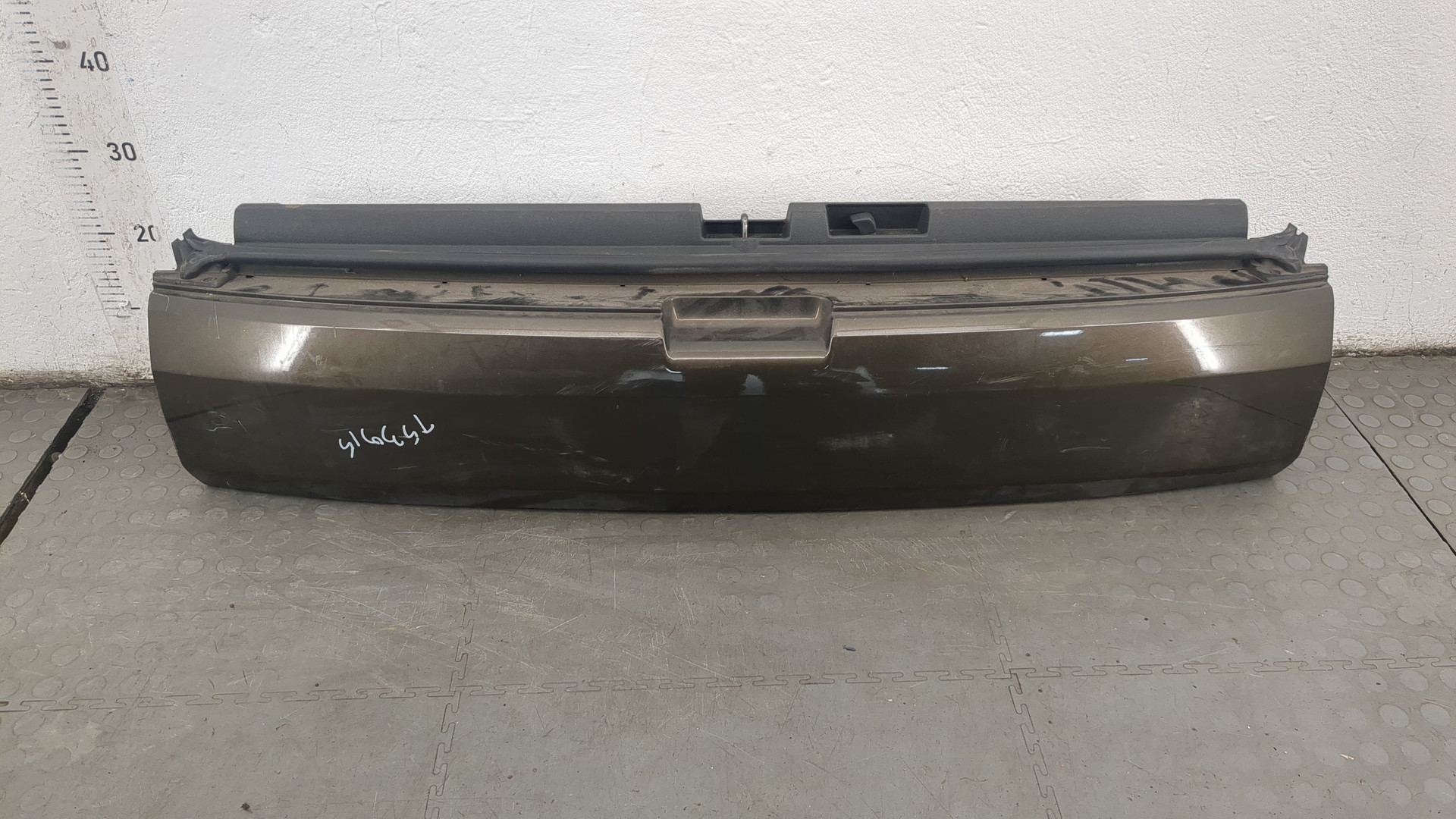 Дверь багажника нижняя (борт)