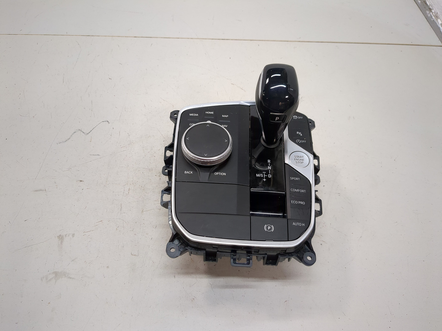 Кулиса МКПП / АКПП