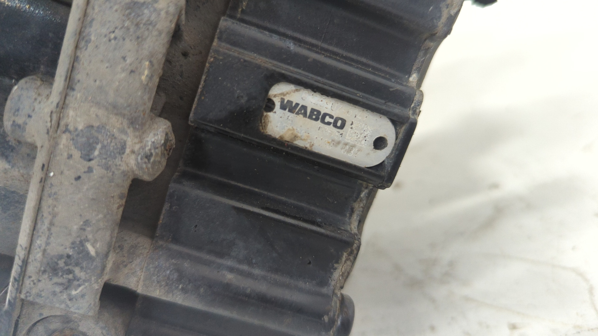 Кран уровня пола