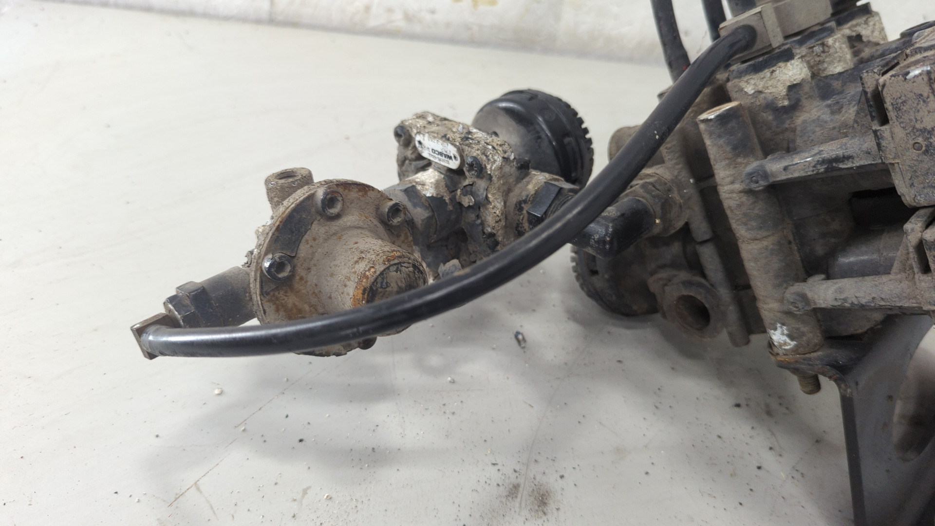 Кран уровня пола