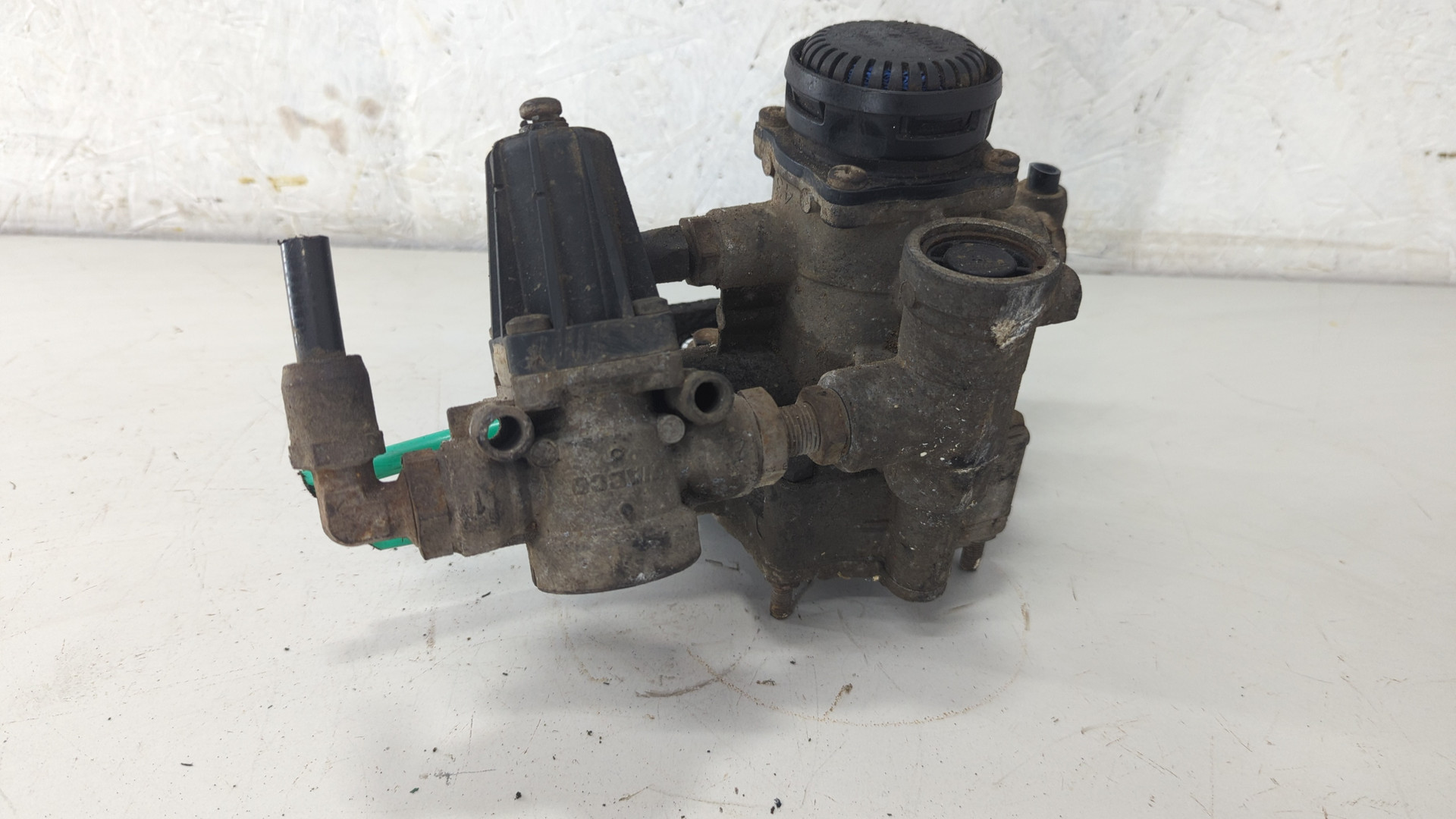 Кран управления тормозами прицепа