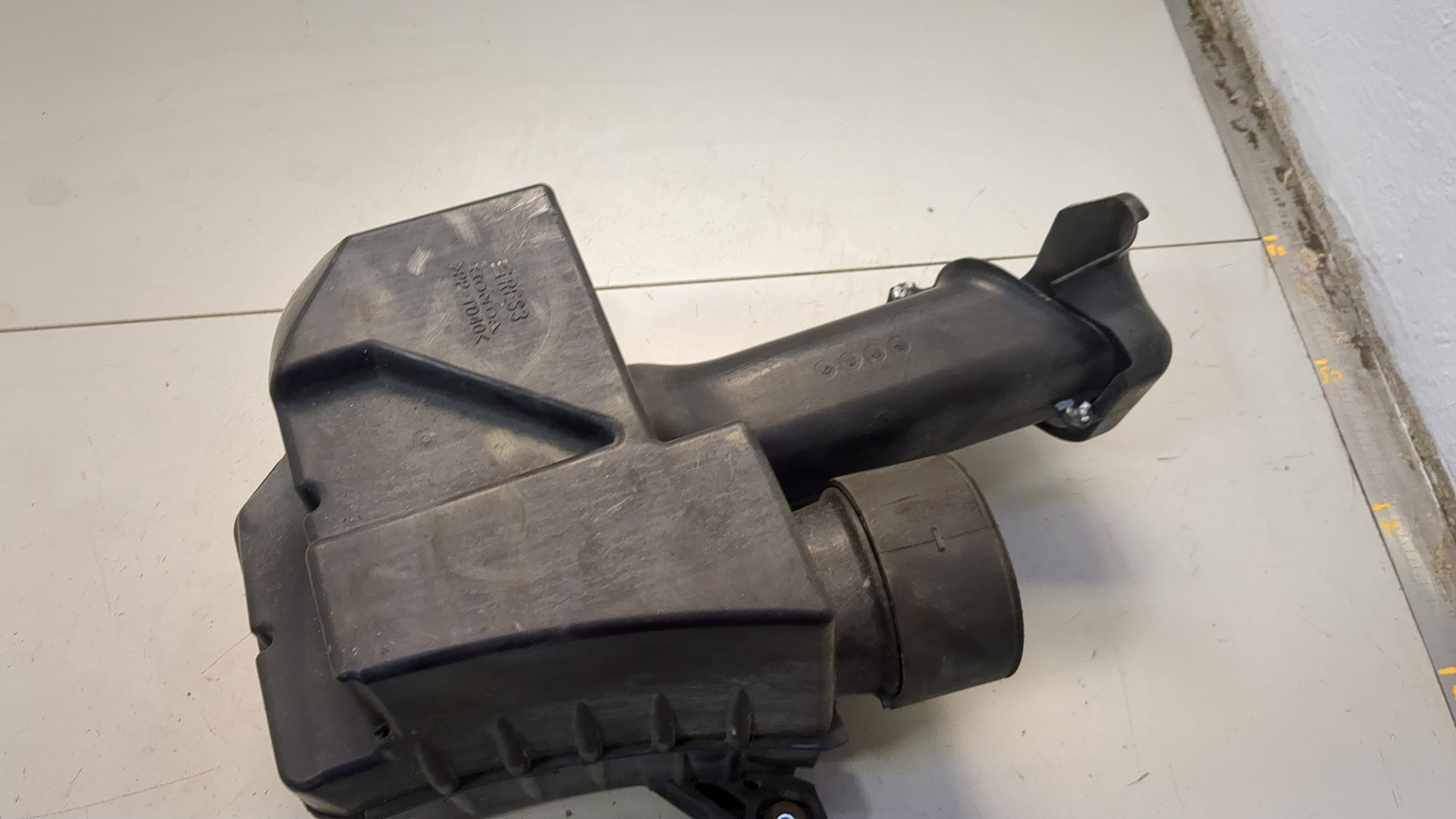 Резонатор воздушного фильтра