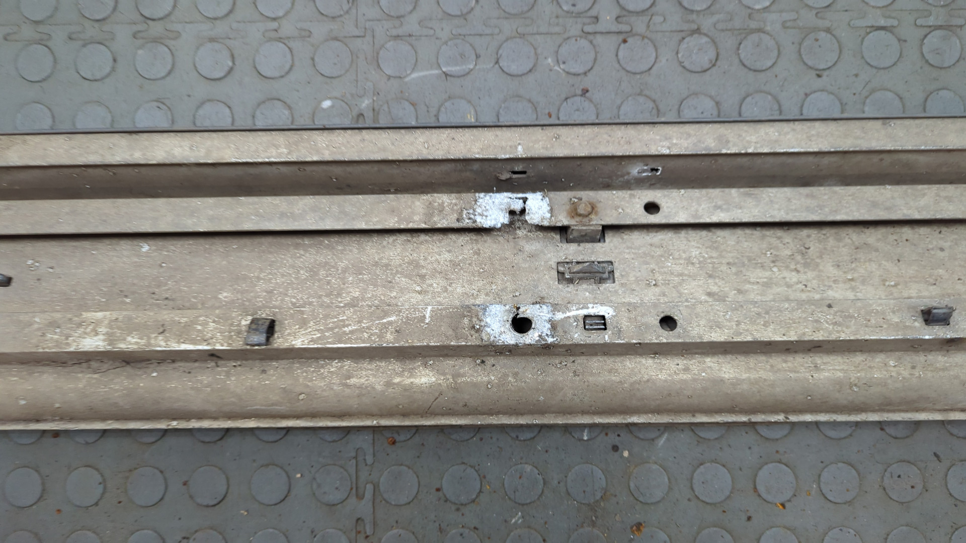 Подножка правая