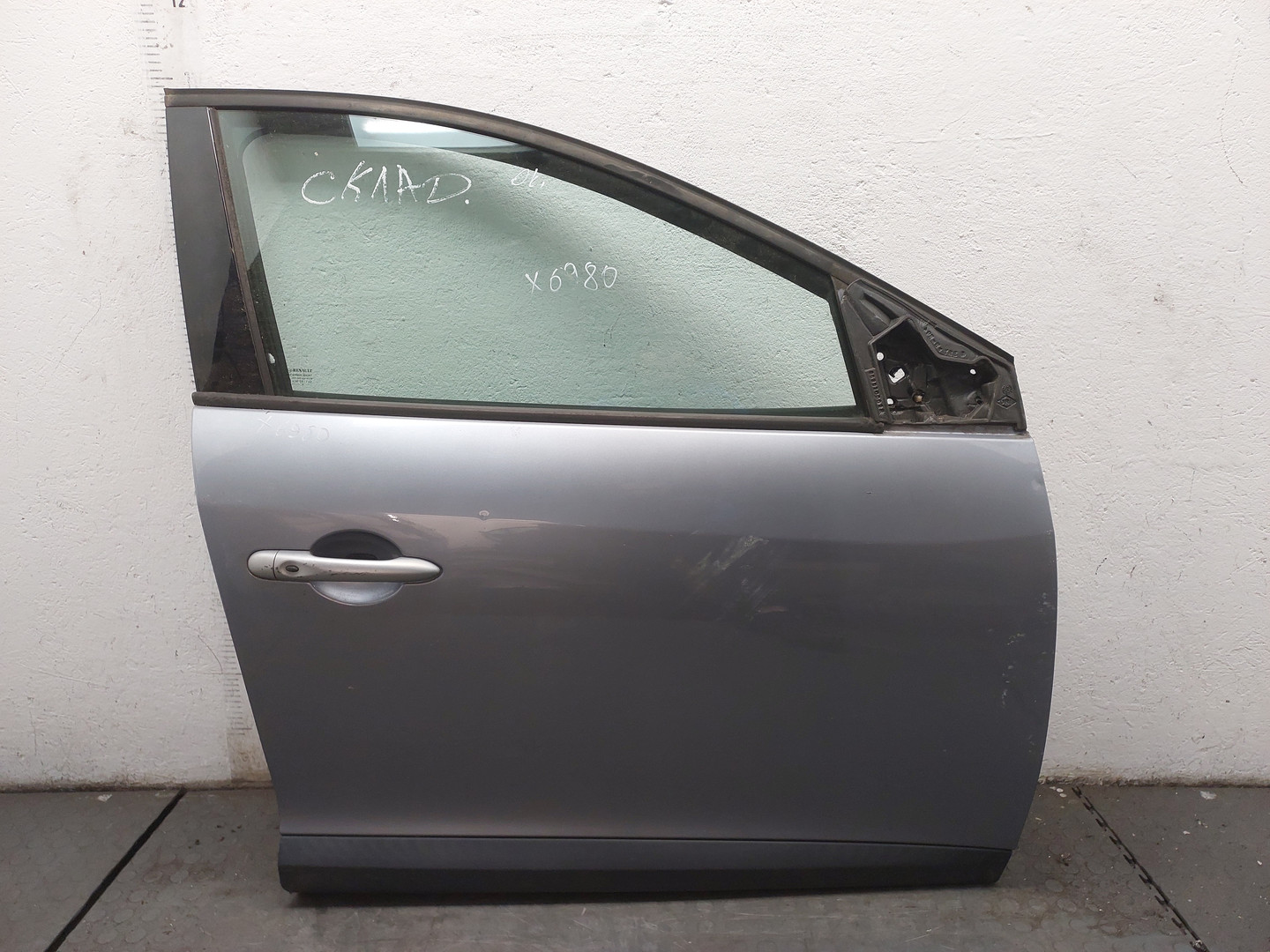 Дверь передняя правая