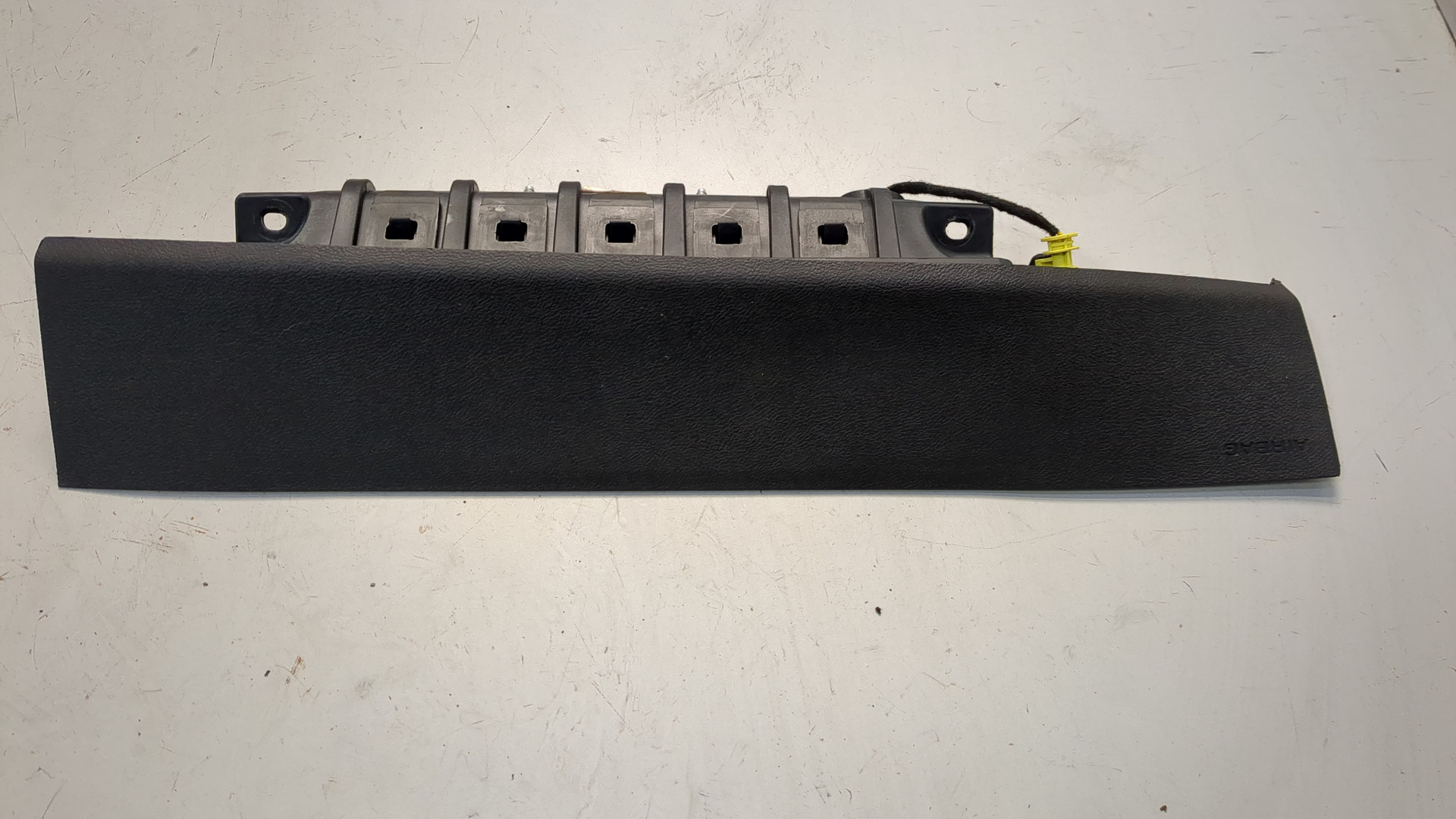 Подушка безопасности нижняя (для колен)