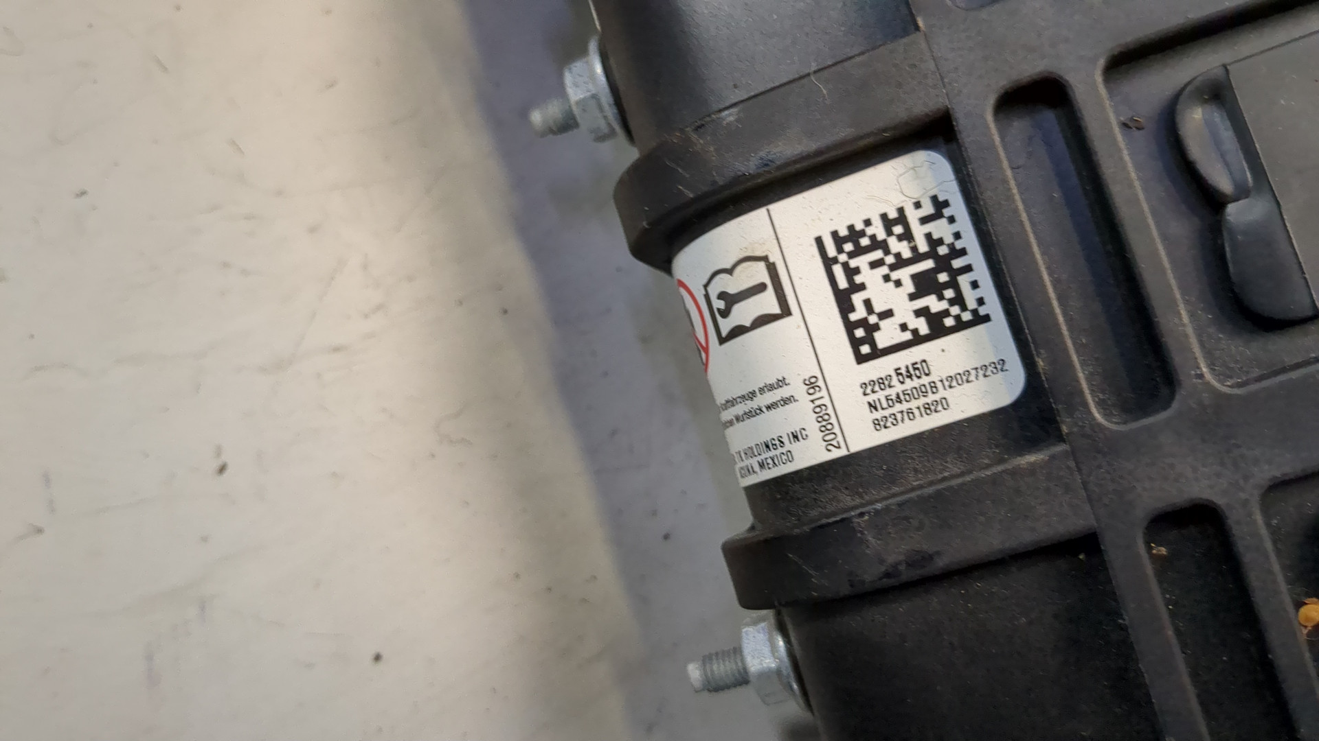 Подушка безопасности нижняя (для колен)