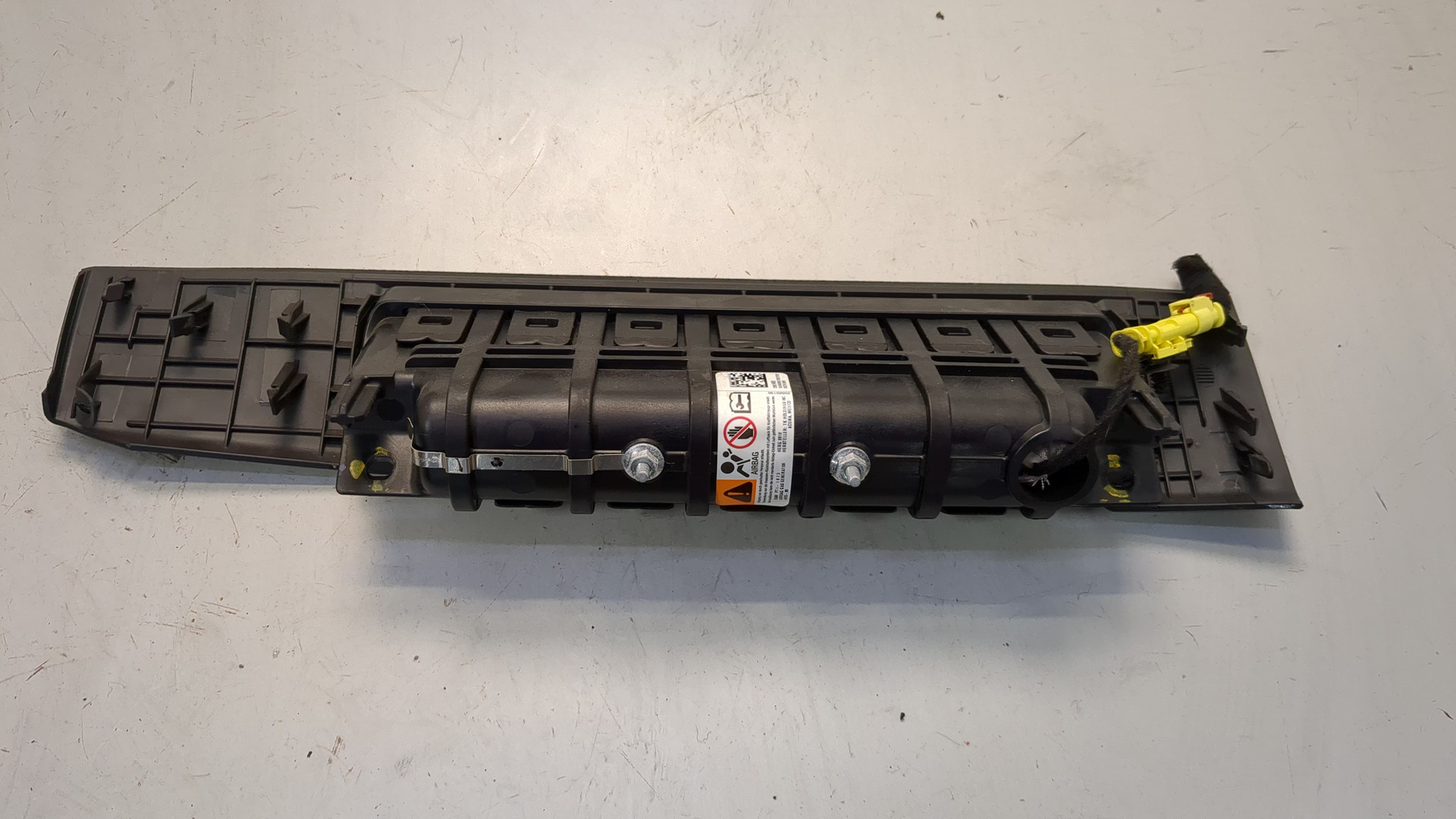 Подушка безопасности нижняя (для колен)