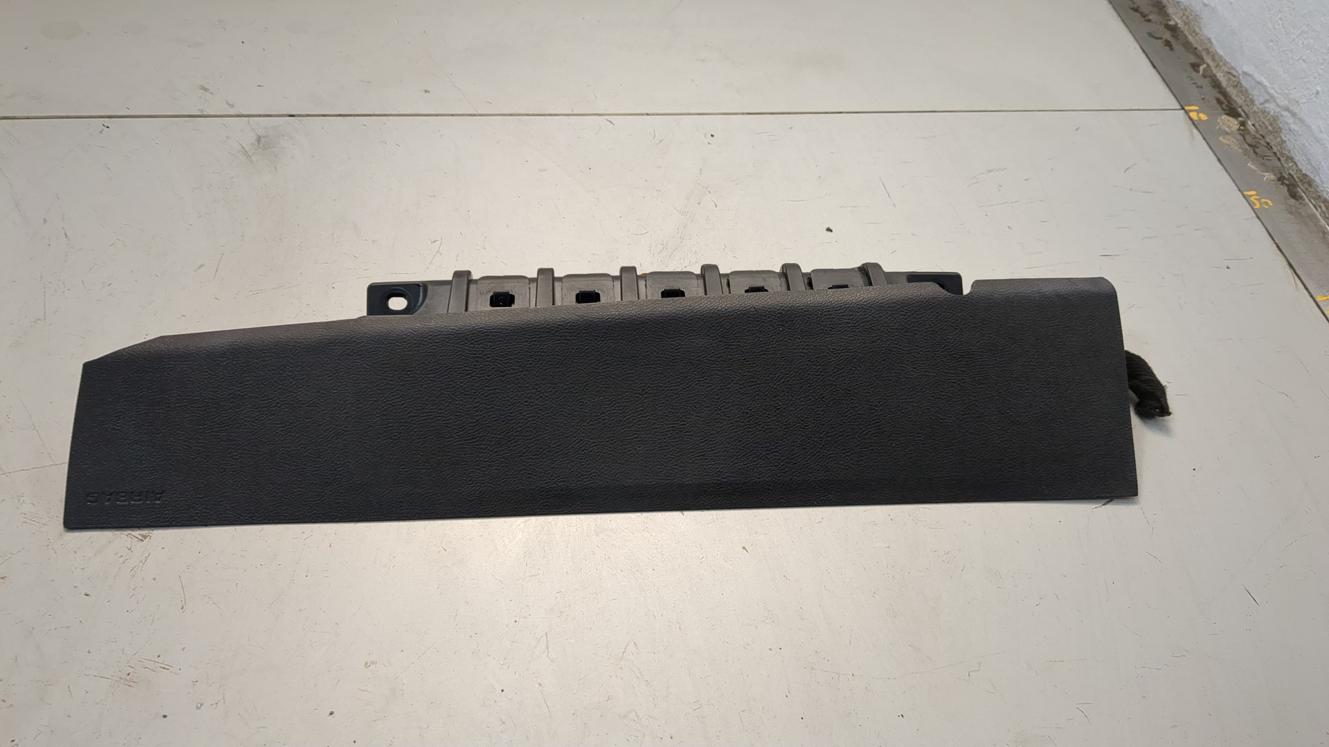 Подушка безопасности нижняя (для колен)