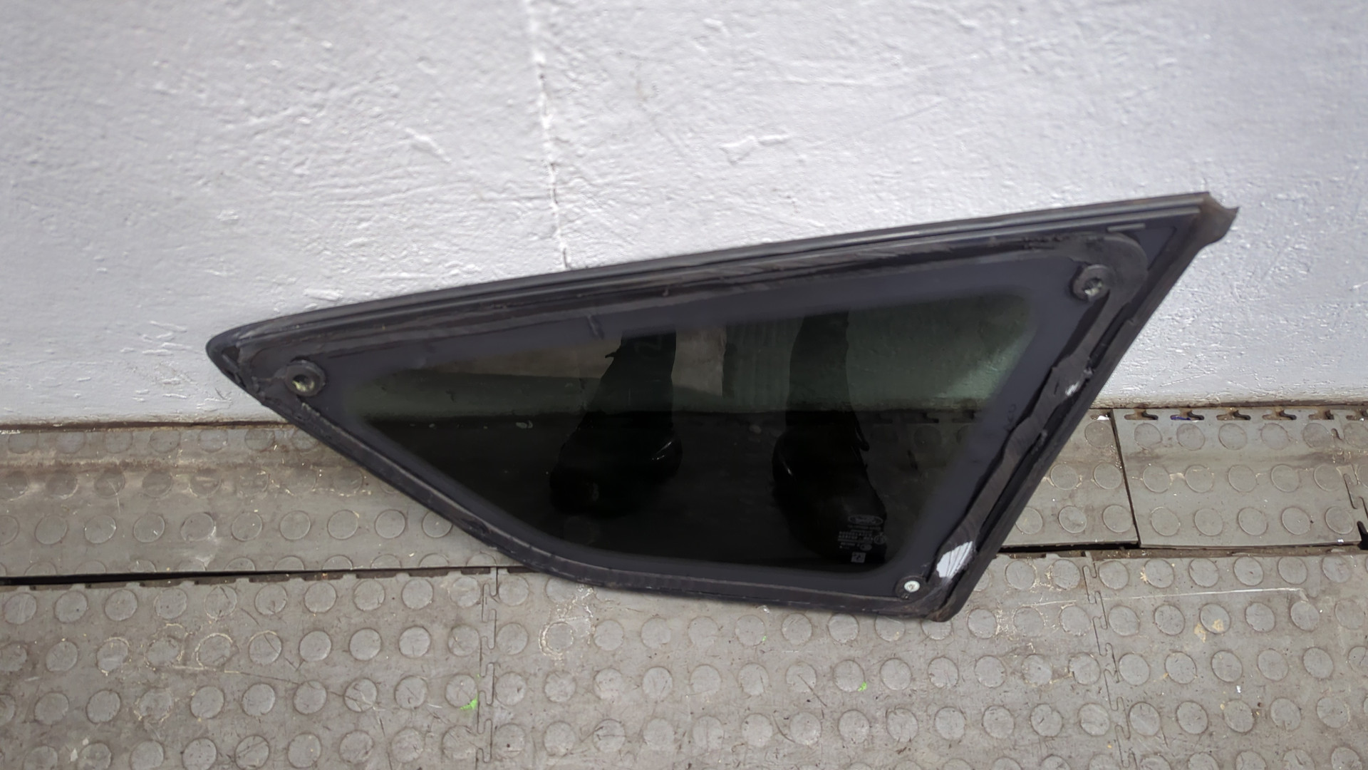 Стекло боковое