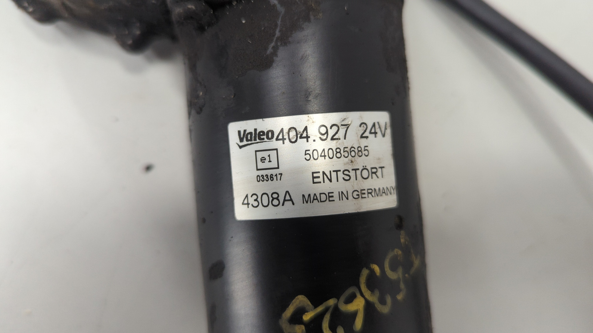 Моторчик стеклоочистителя передний