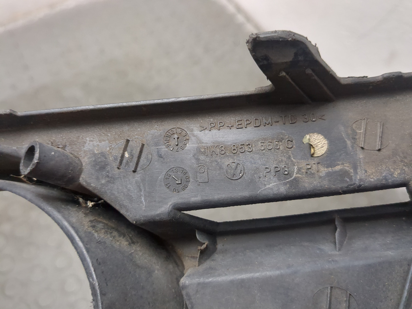 Решетка в бампер правая