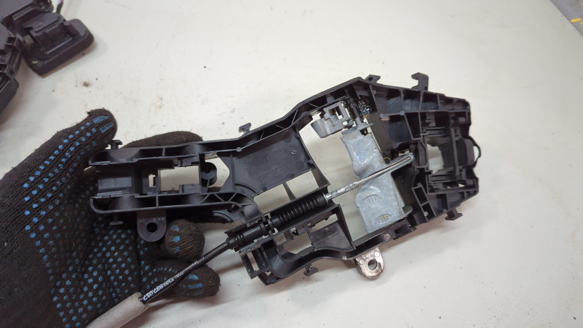 Замок двери задней правой