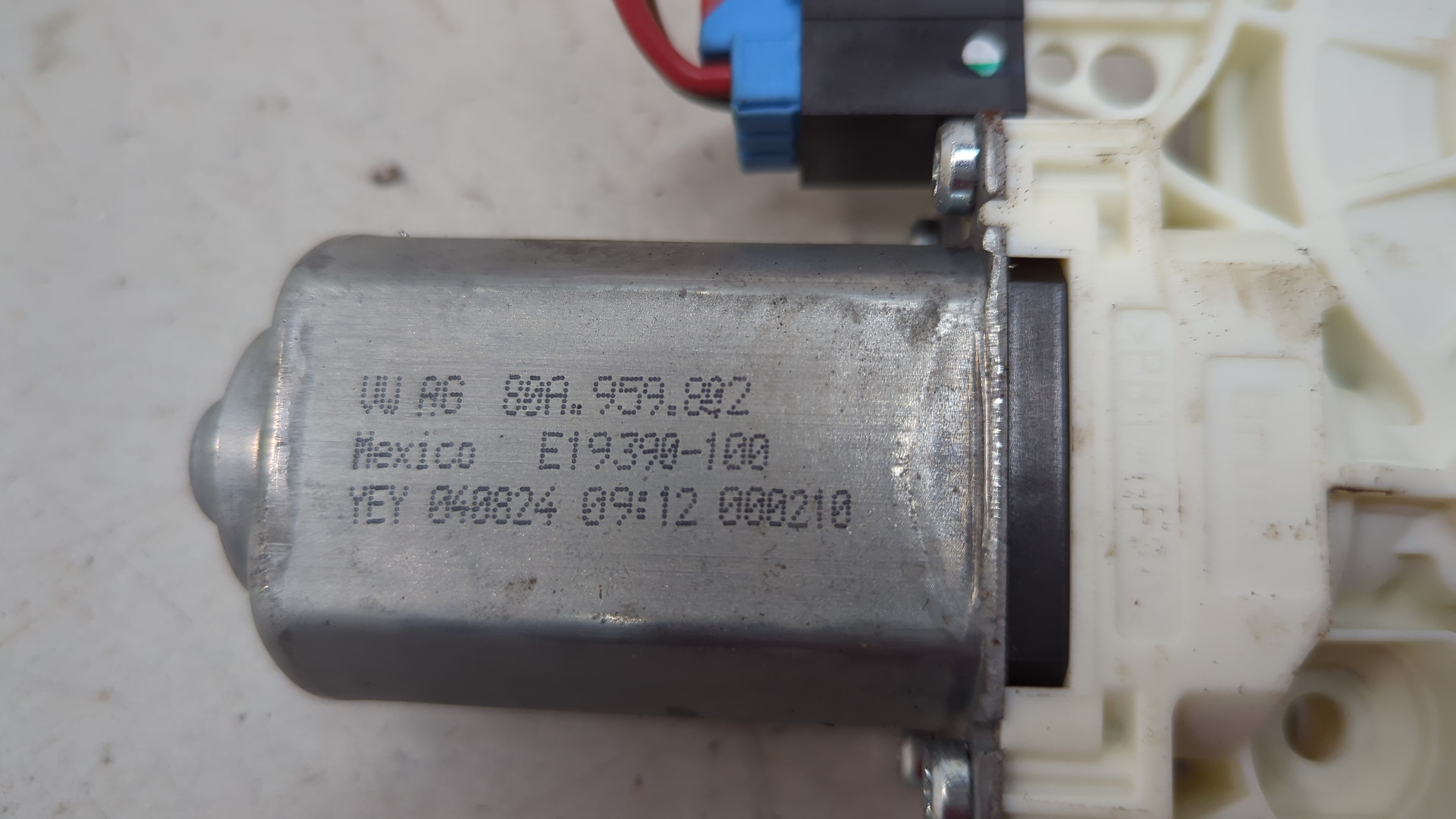 Моторчик стеклоподъемника