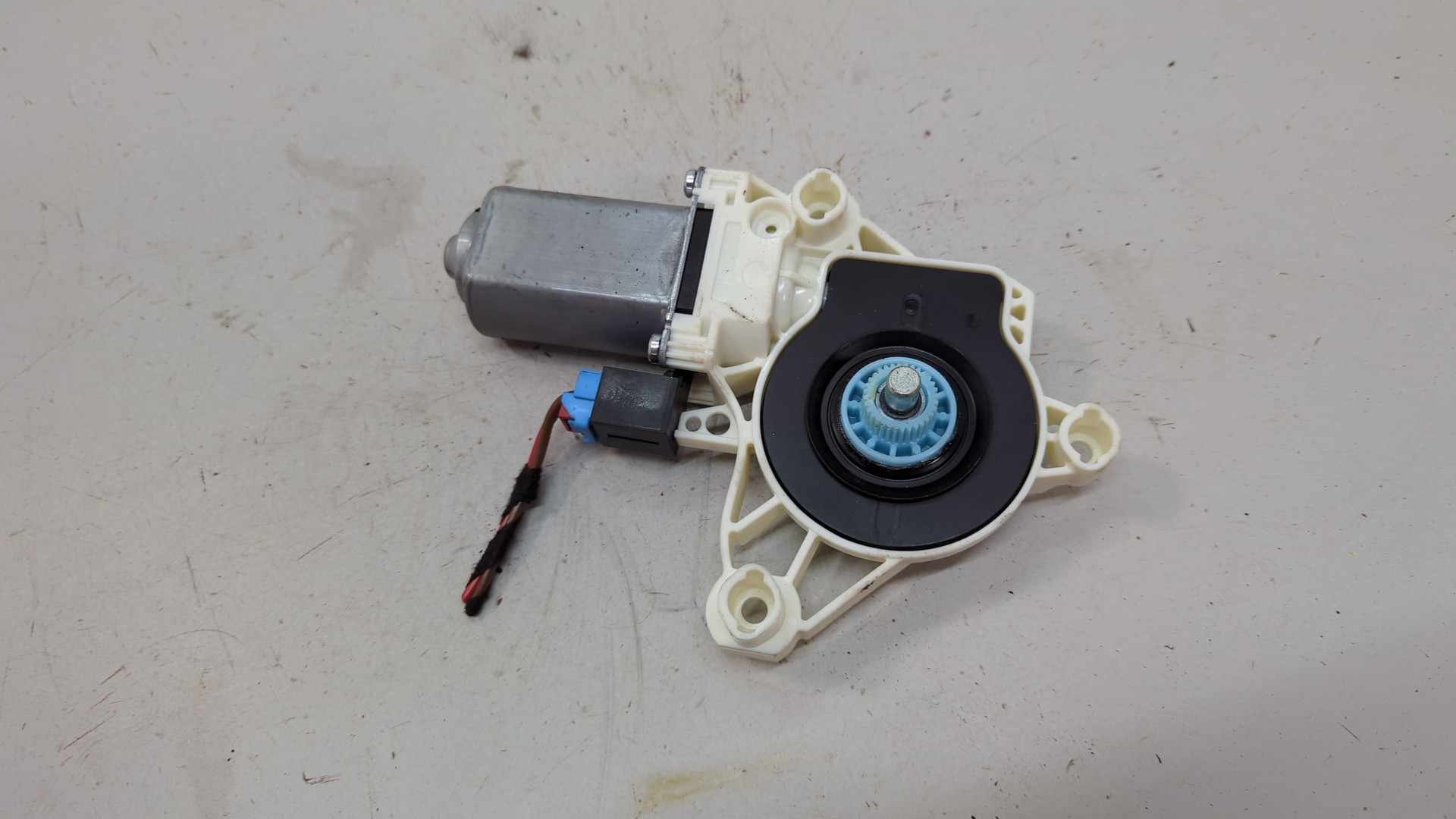 Моторчик стеклоподъемника