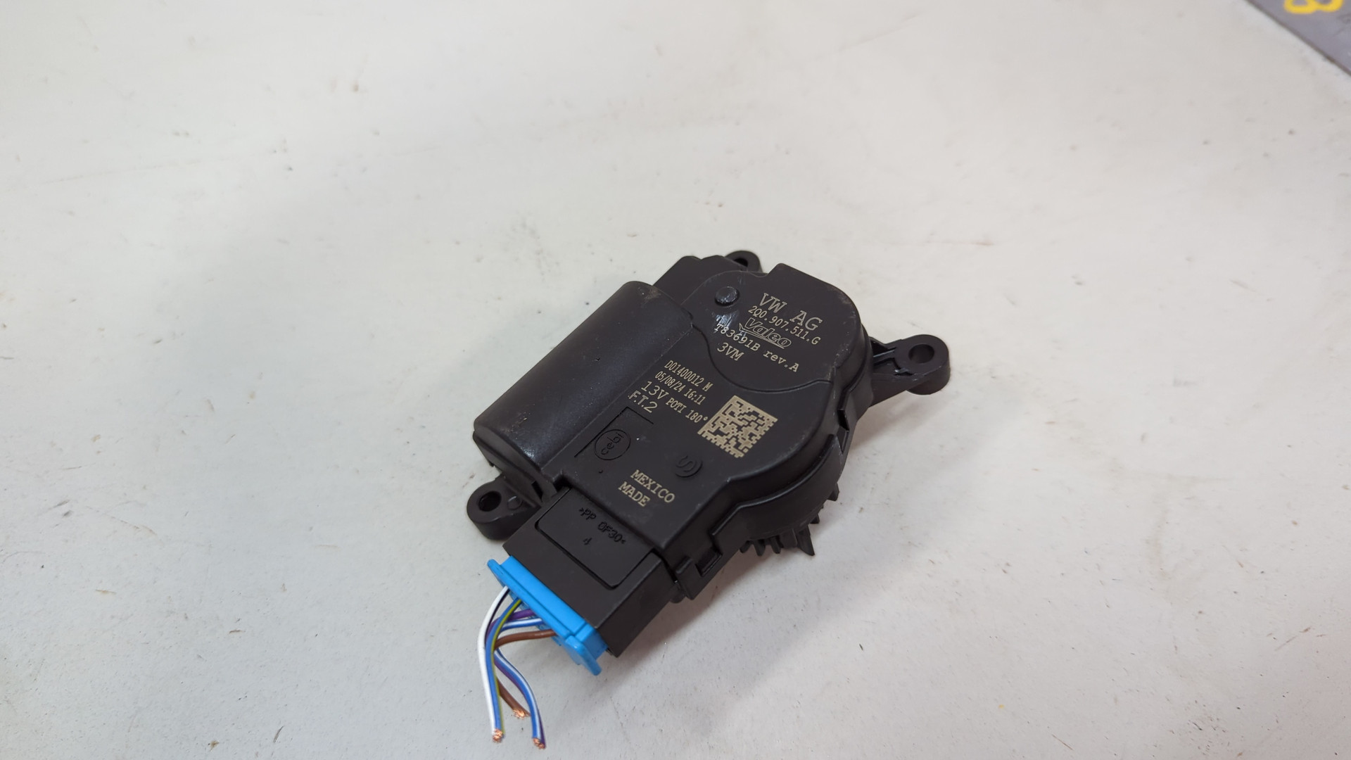 Моторчик заслонки печки