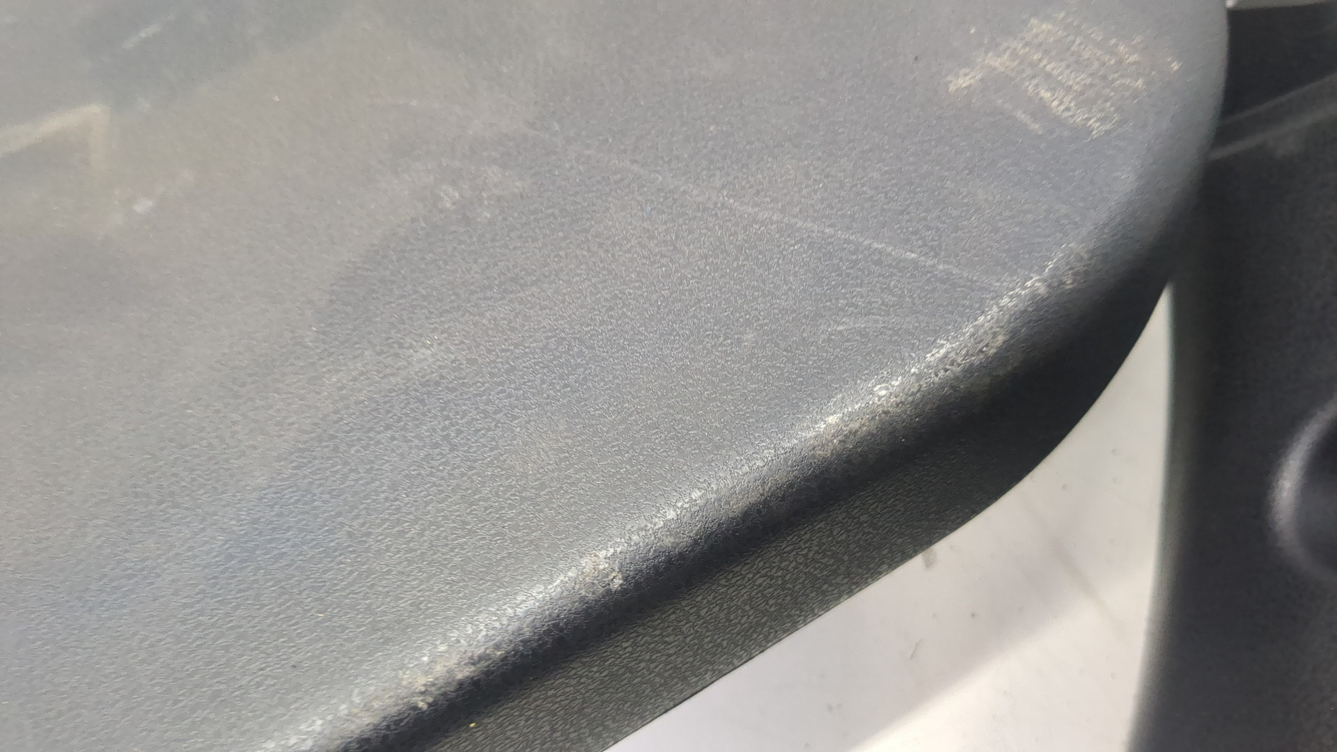 Обшивка двери багажника