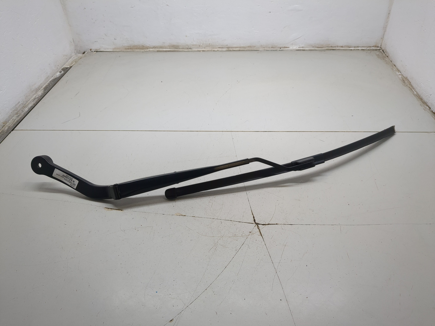 Поводок стеклоочистителя передний правый