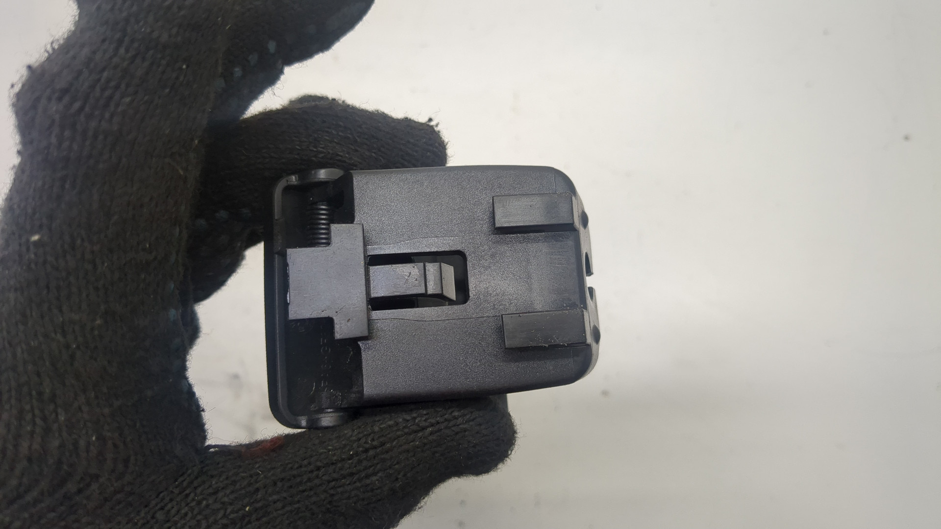 Ручка открывания капота